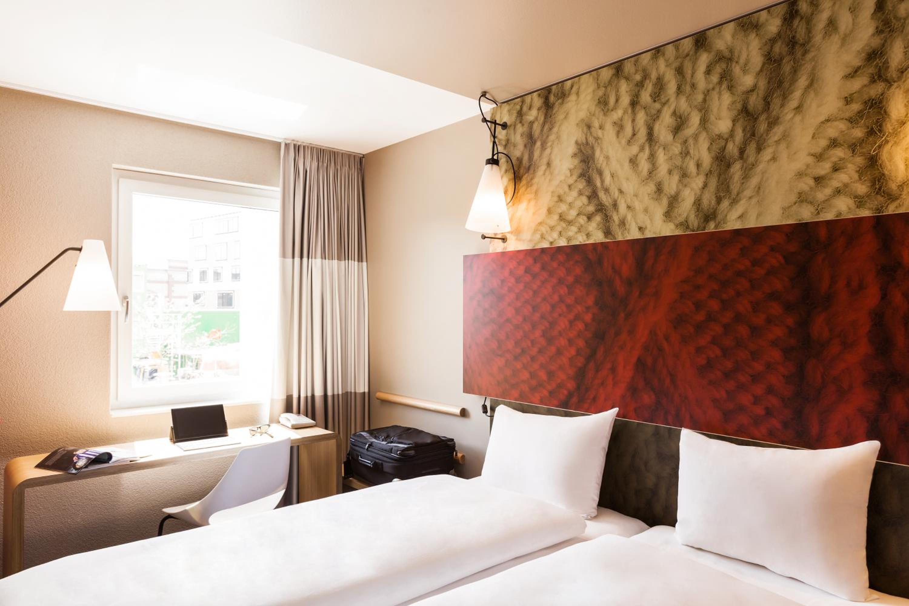 Twin Room - Photo 1
