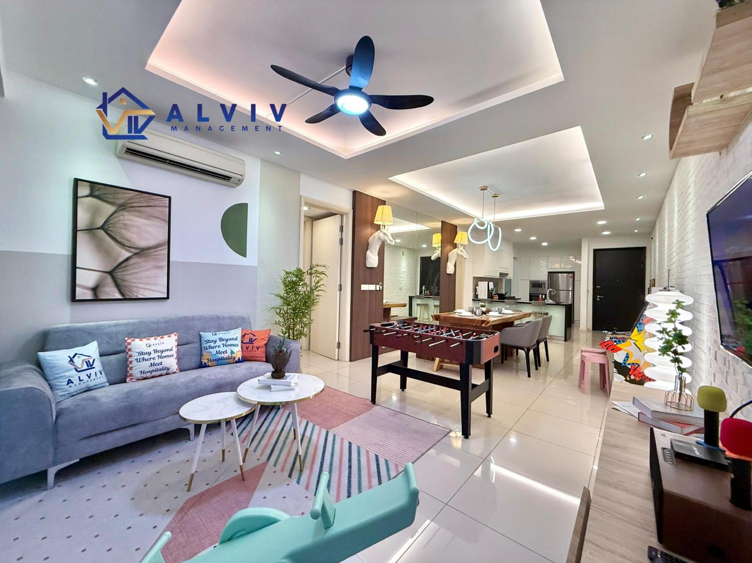Three-Bedroom Premium Apartment with Balcony - Photo 2