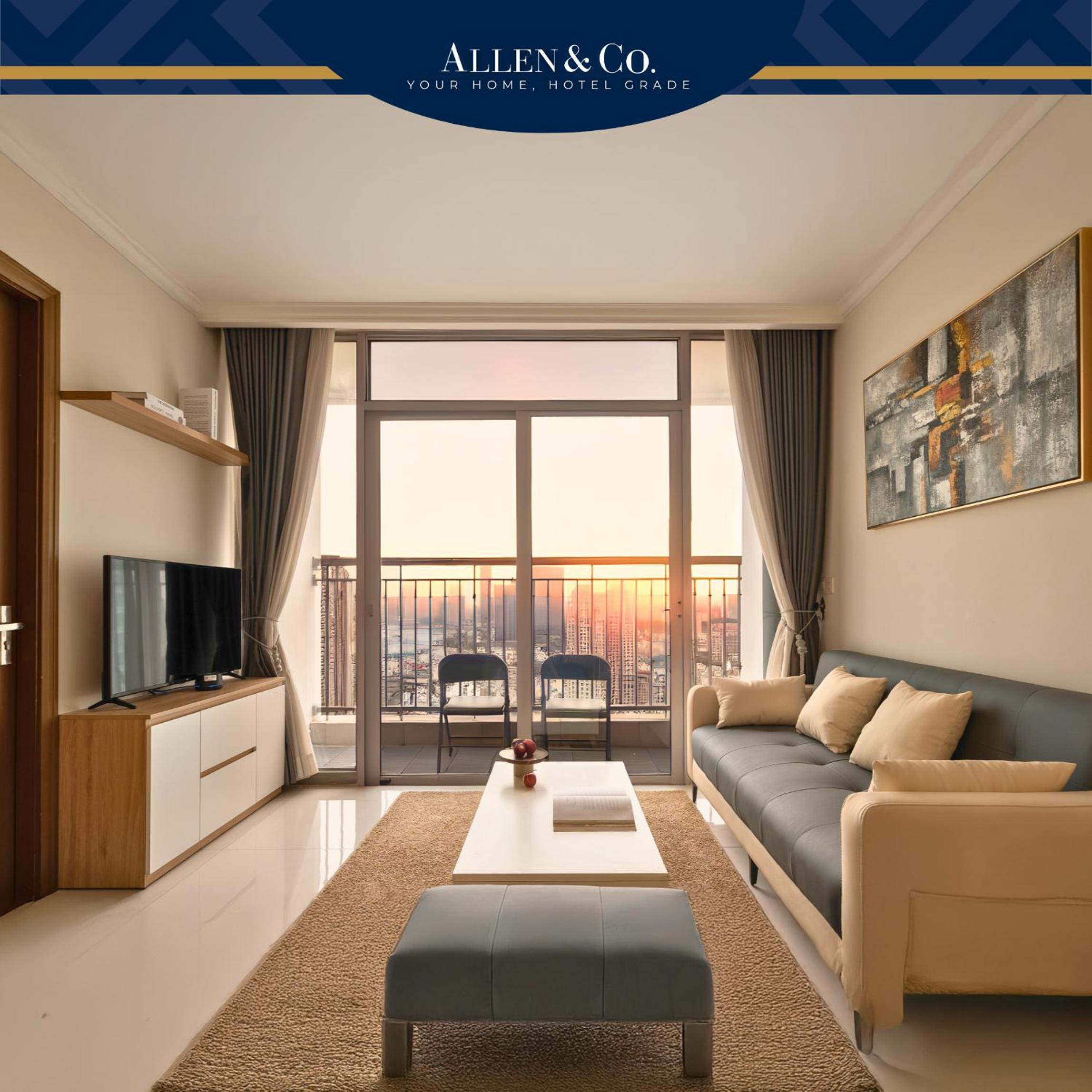 Three-Bedroom Apartment with Balcony photo 1