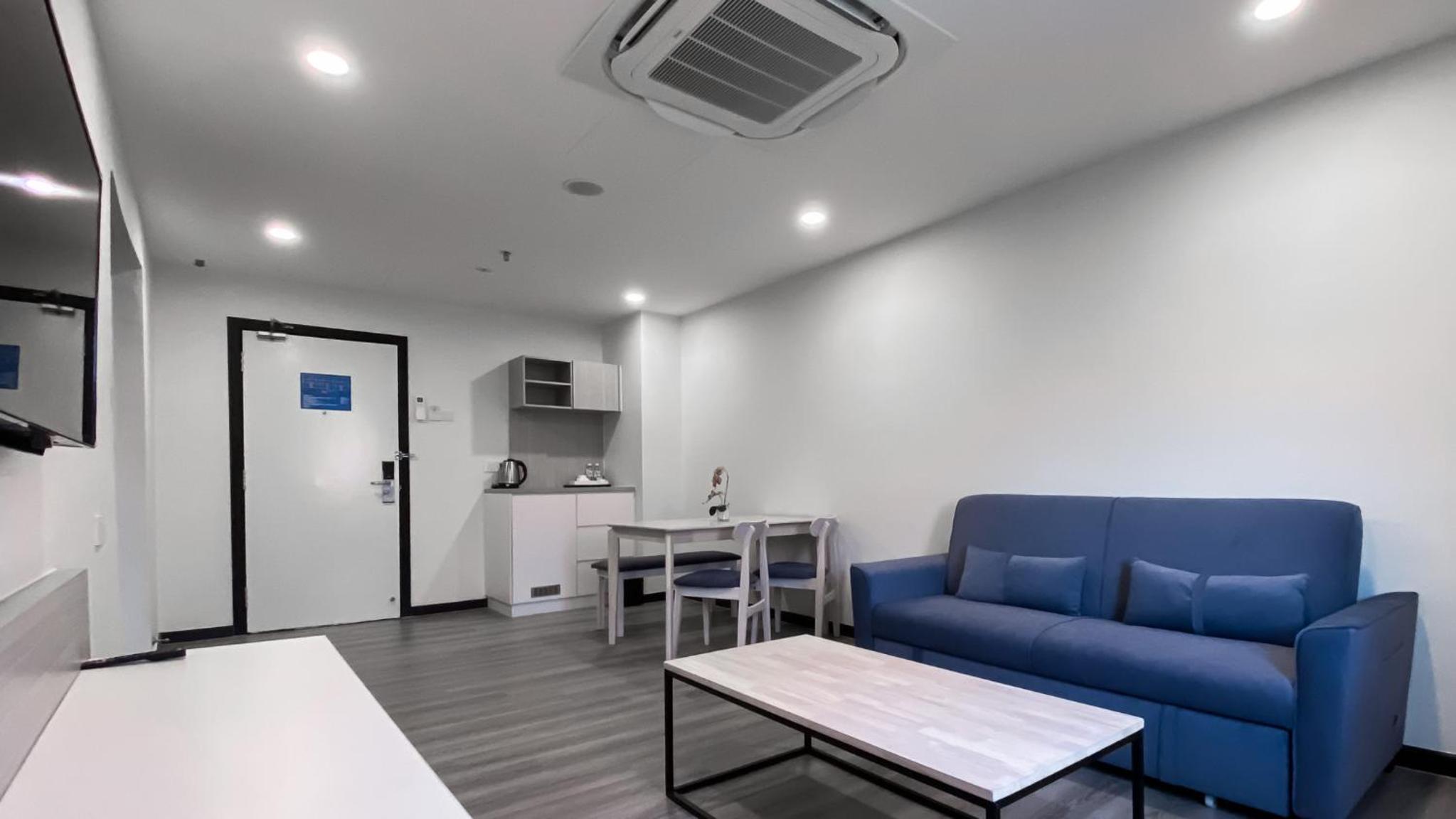 Premium King Suite
