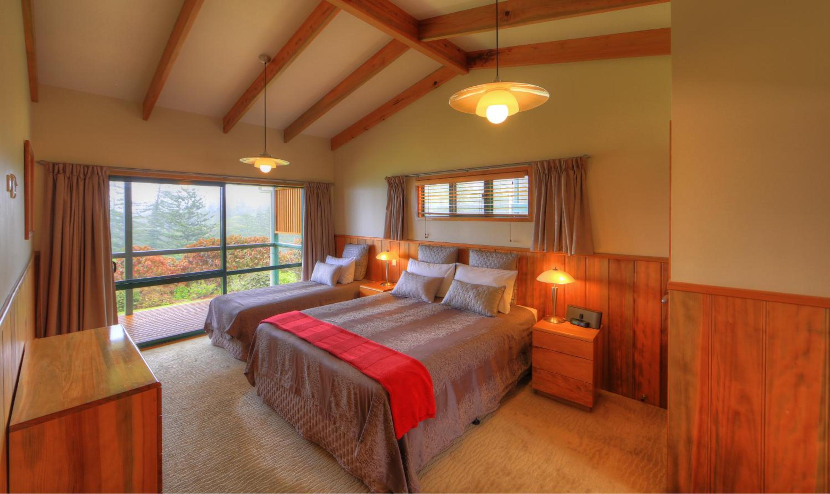 Luxury One-Bedroom Apartment photo 2