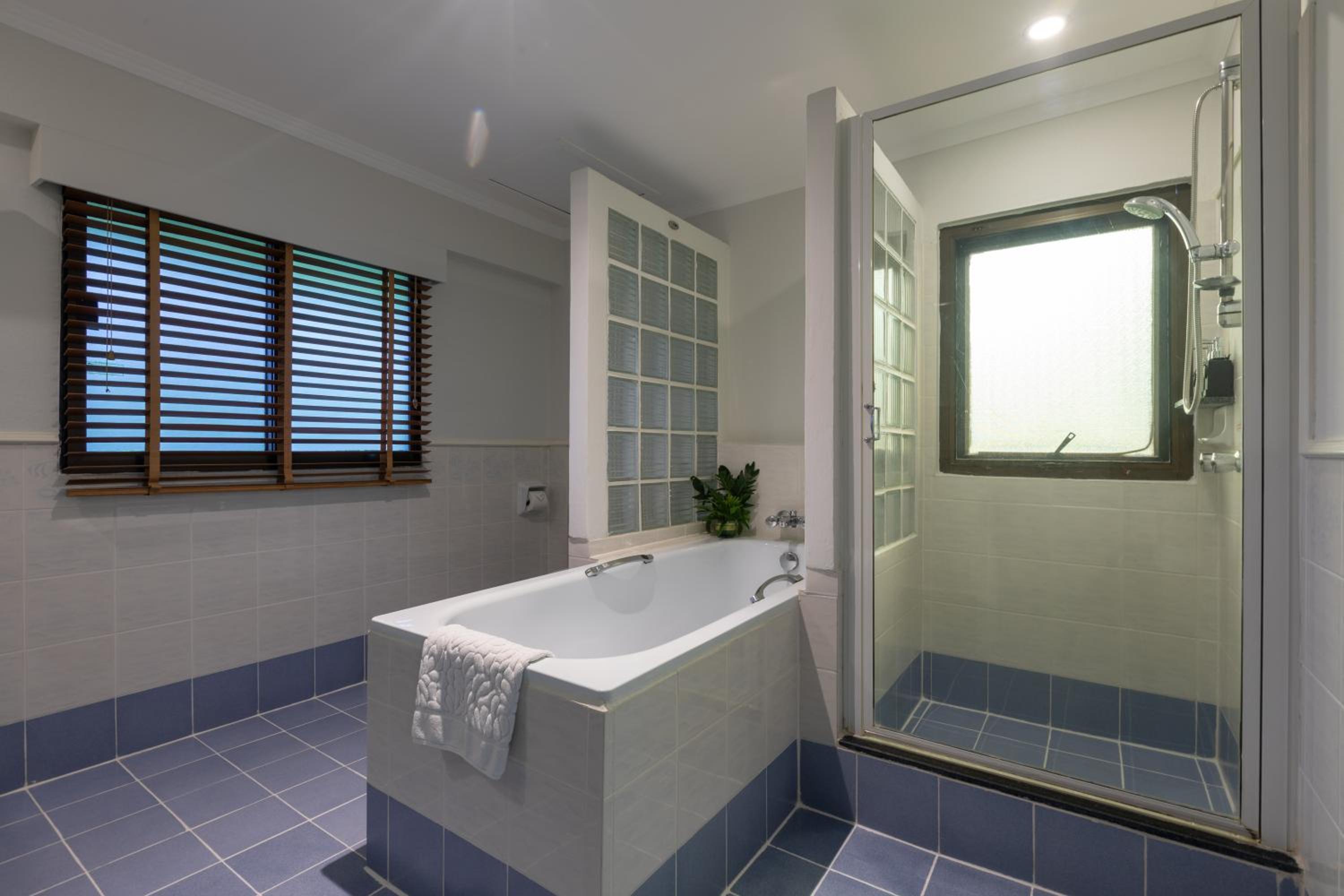 Two-Bedroom Suite - Photo 3