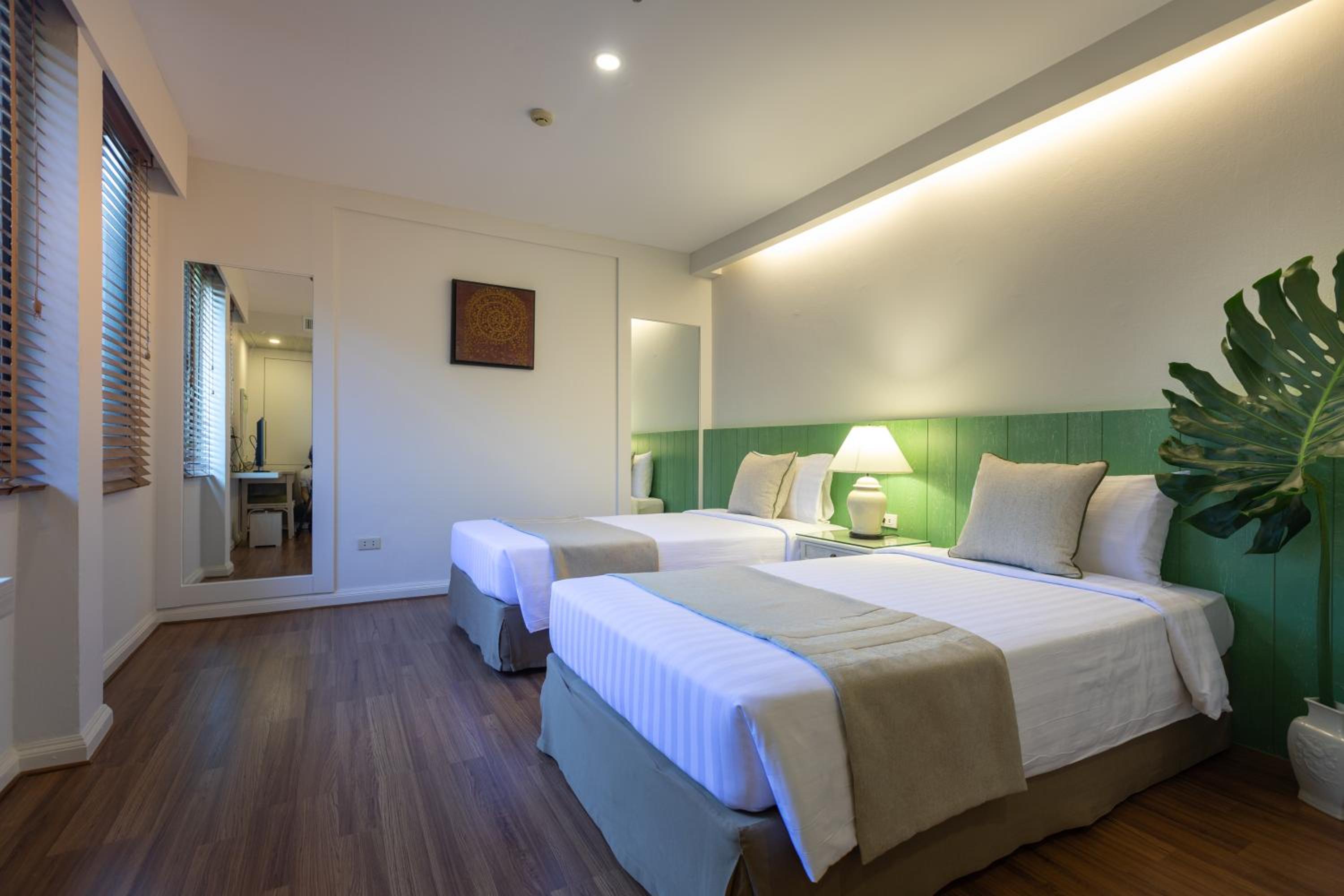 Two-Bedroom Suite - Photo 7