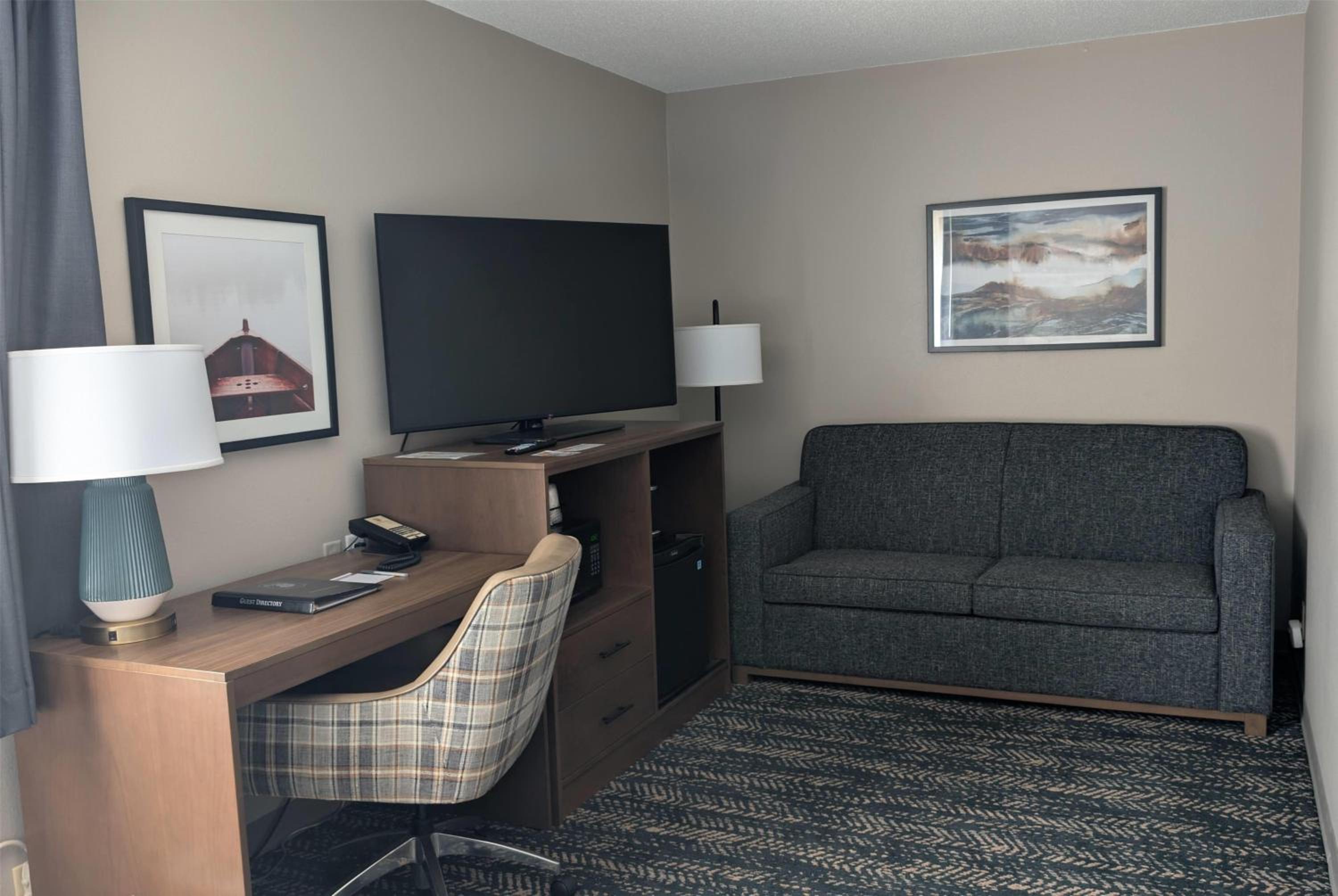 Suite with Two Queen Beds - Non-Smoking
