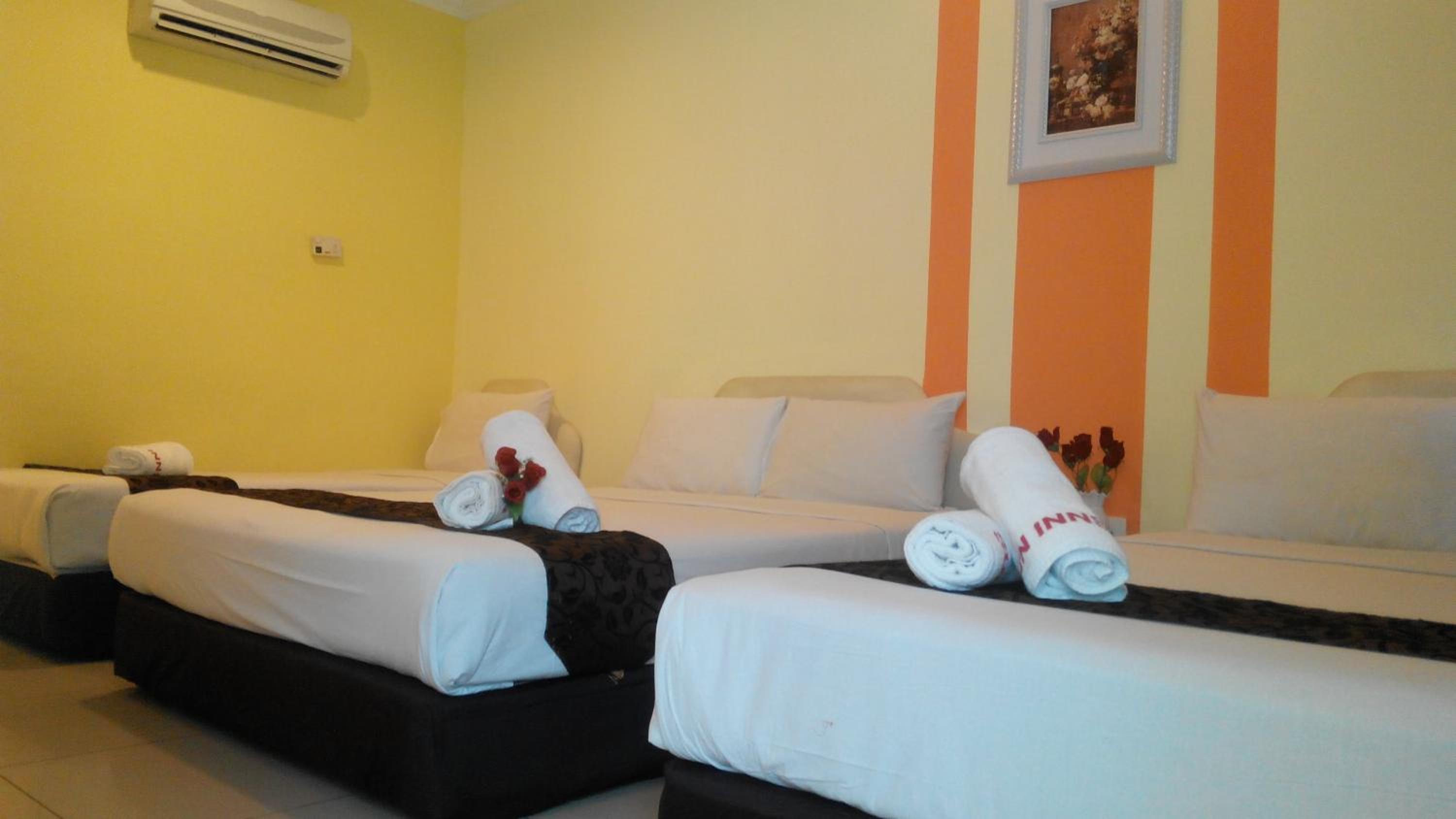 Family Room - Photo 5