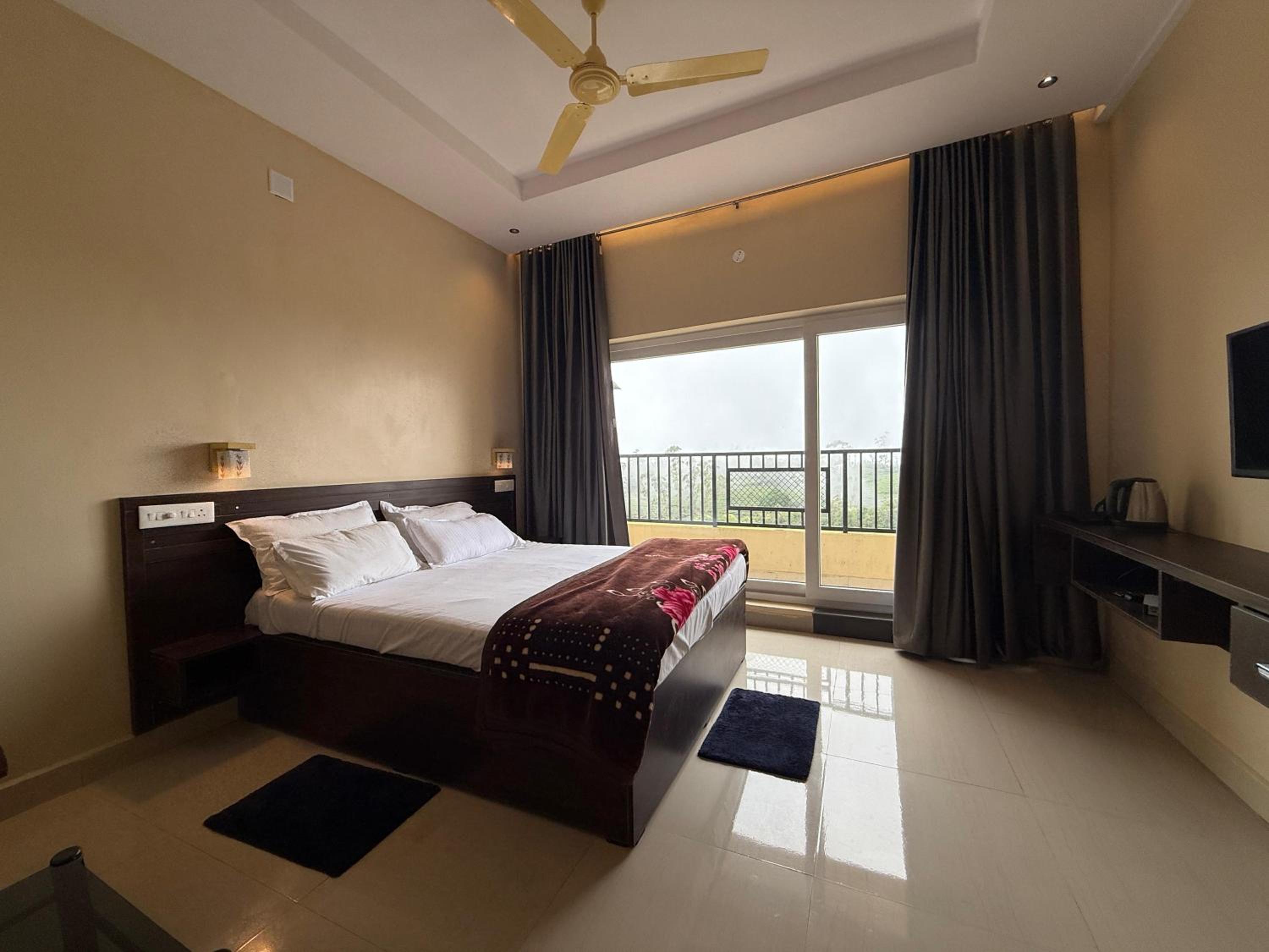 Standard Double Room with Fan photo 2