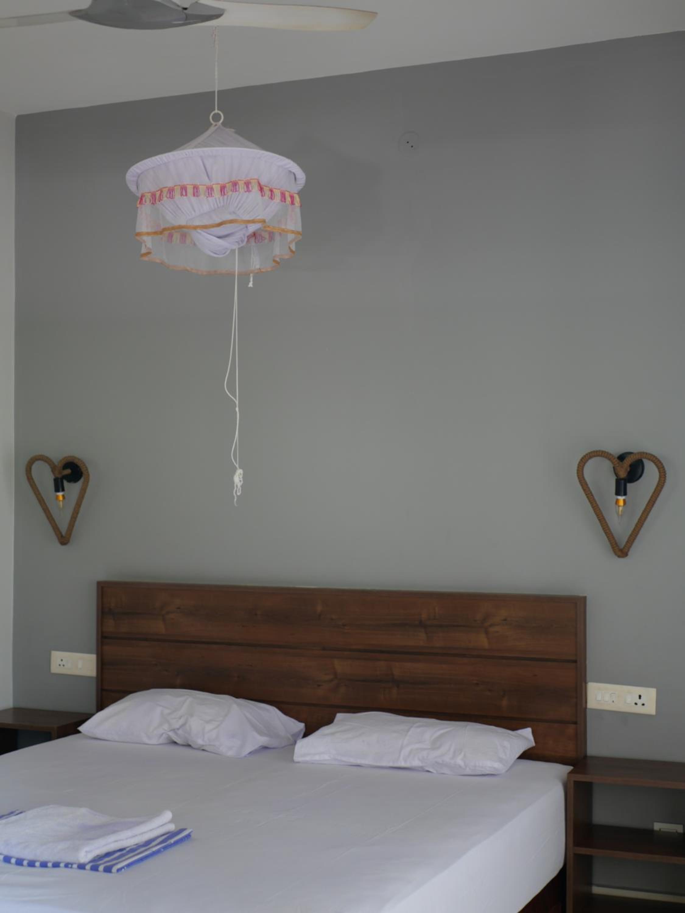 Double or Twin Room with Private Bathroom photo 2
