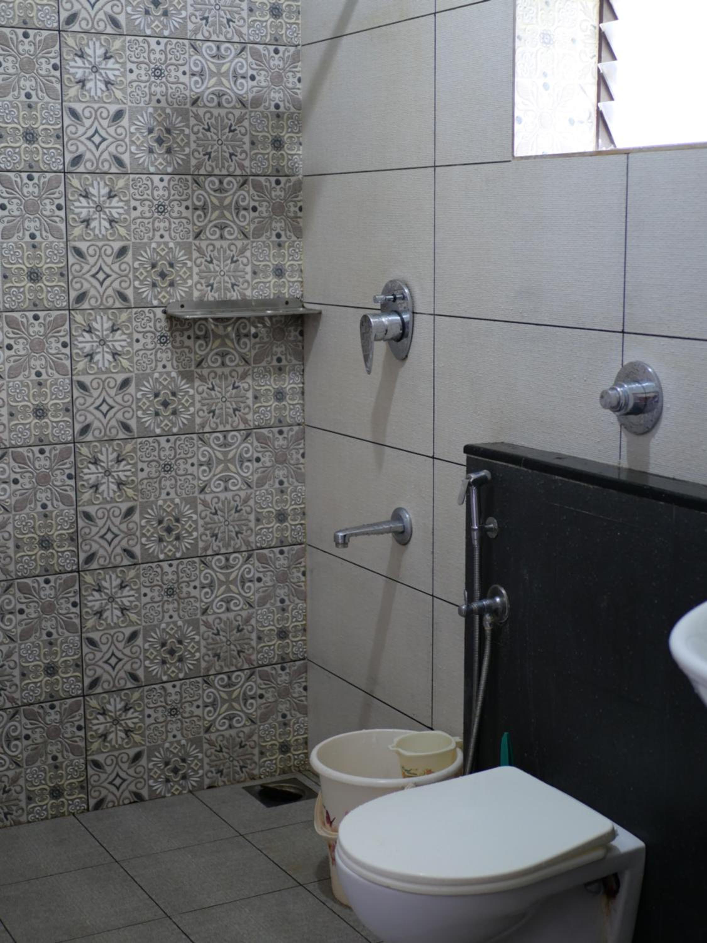 Double or Twin Room with Private Bathroom photo 3