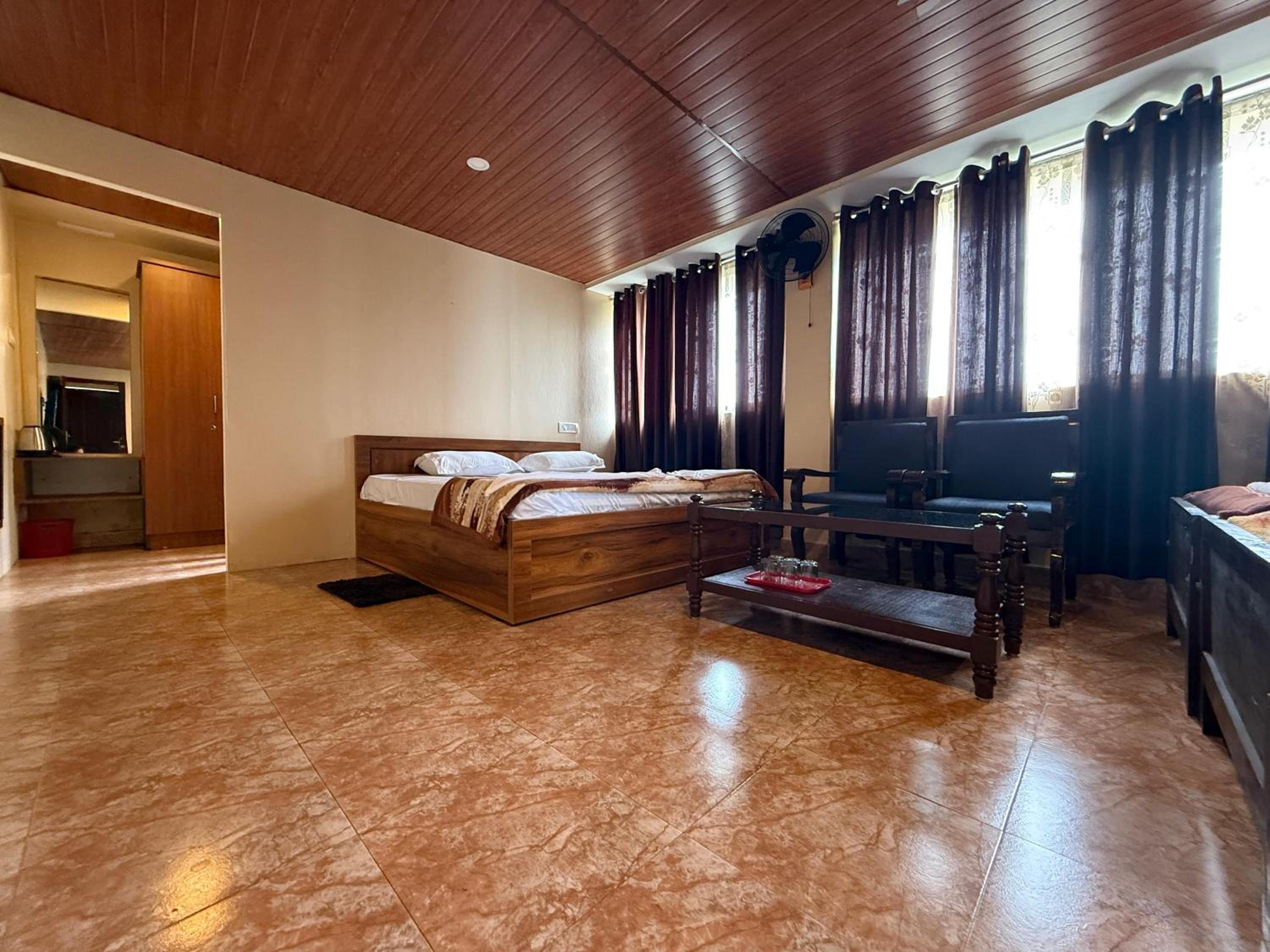 Family Room - Photo 4