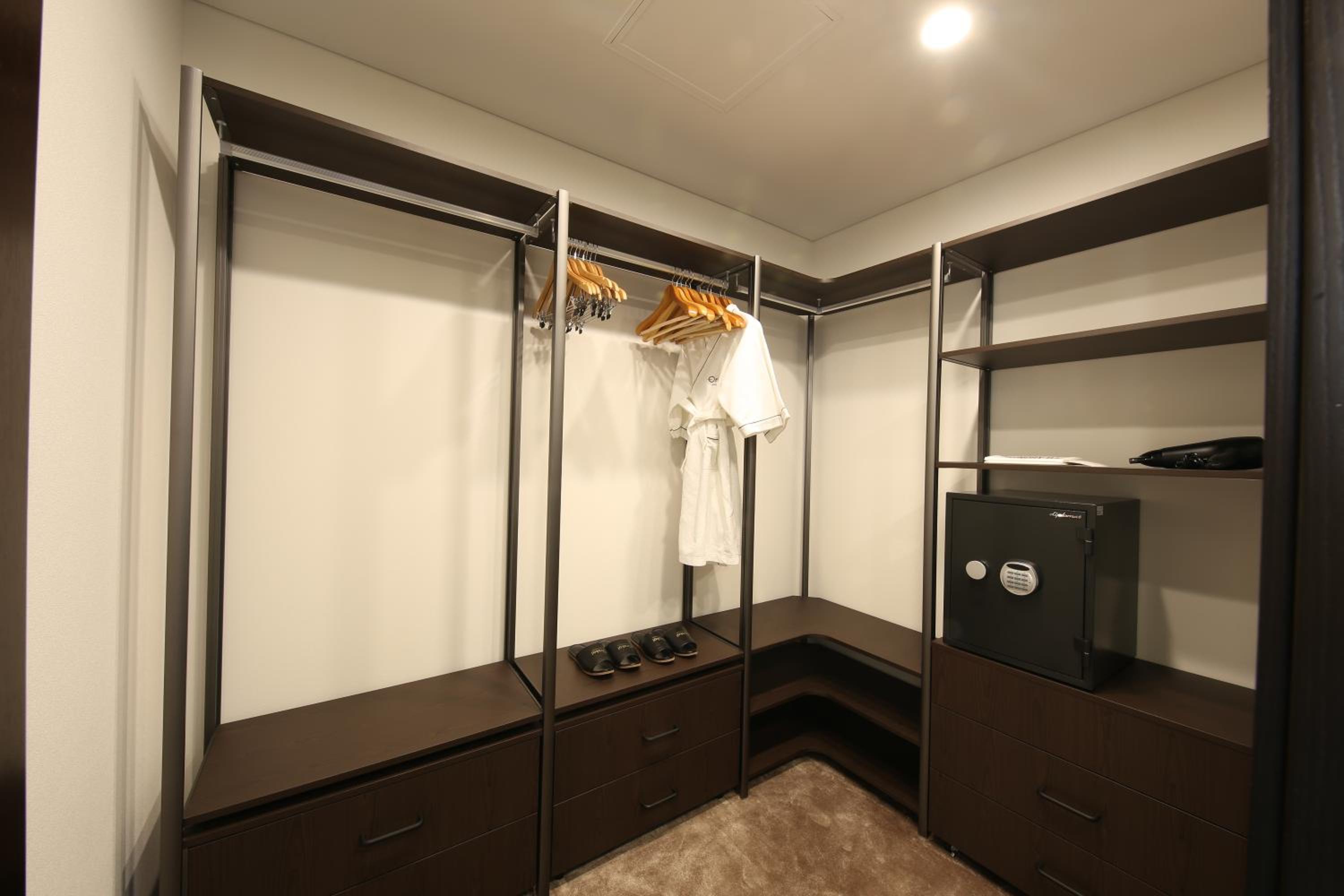 [ECO STAY-NO DAILY CLEANING] Luxury Penthouse Apartment(6 Adults)