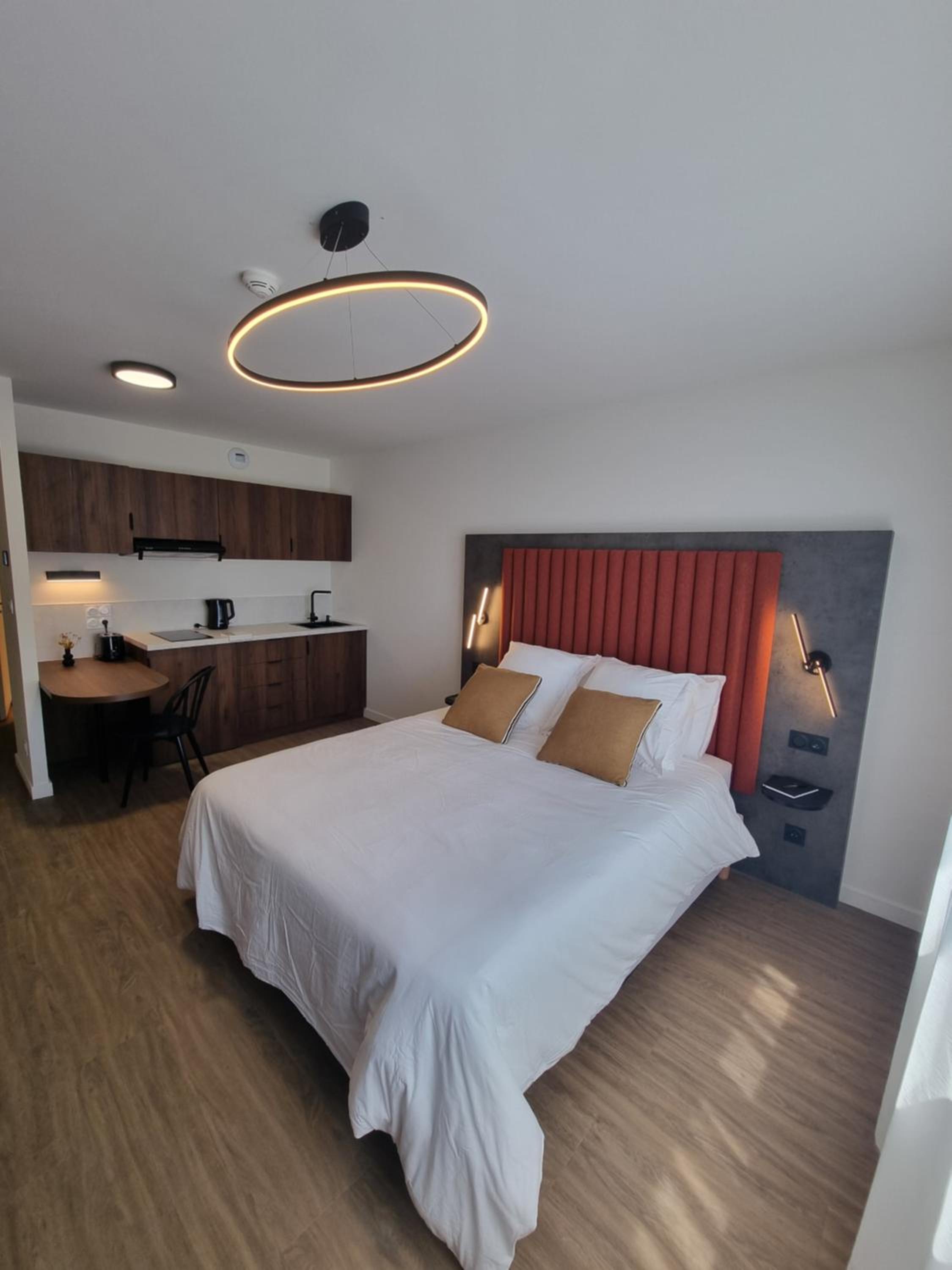 One-Bedroom Standard Apartment