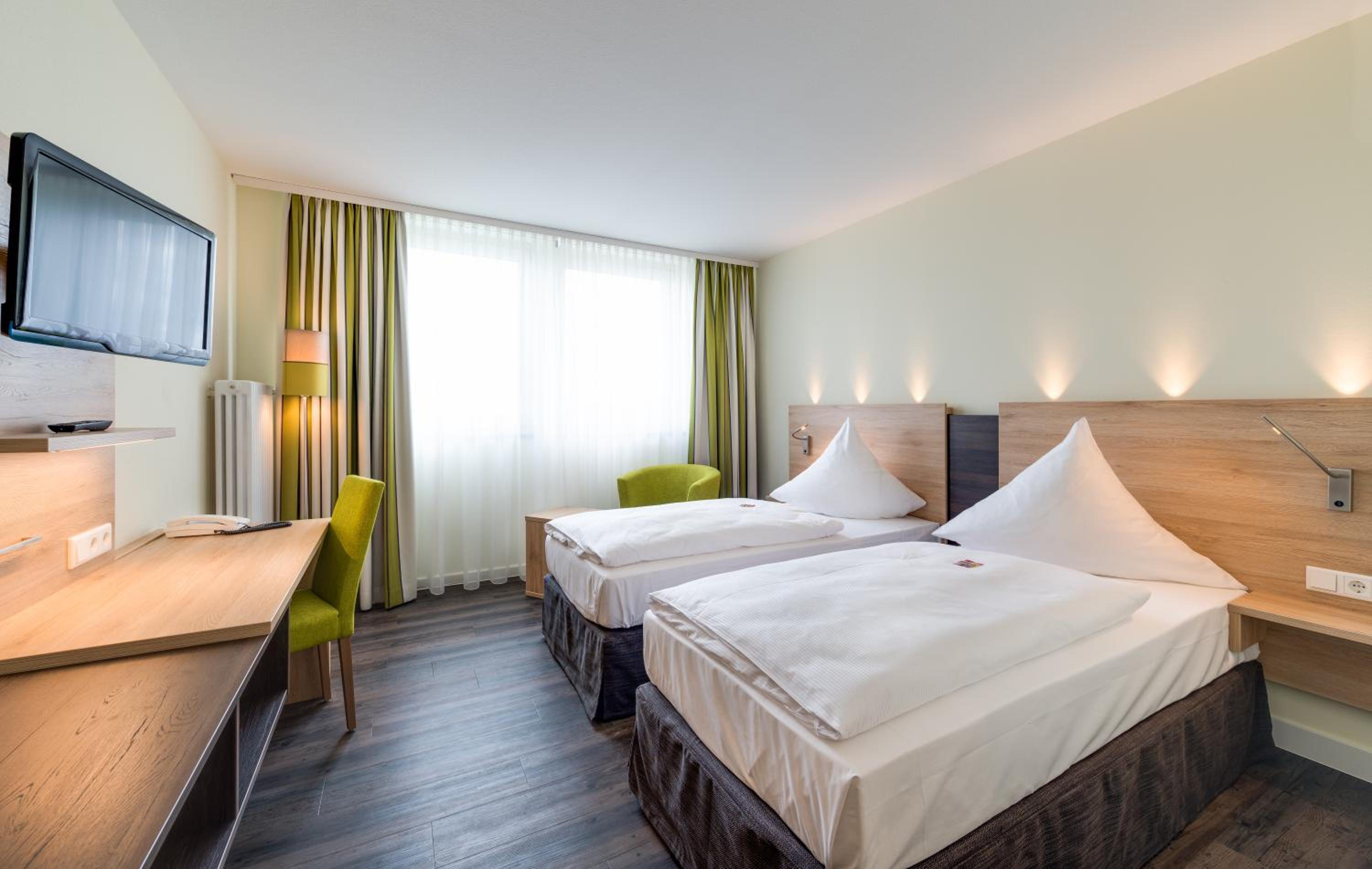 Double Room - Photo 7