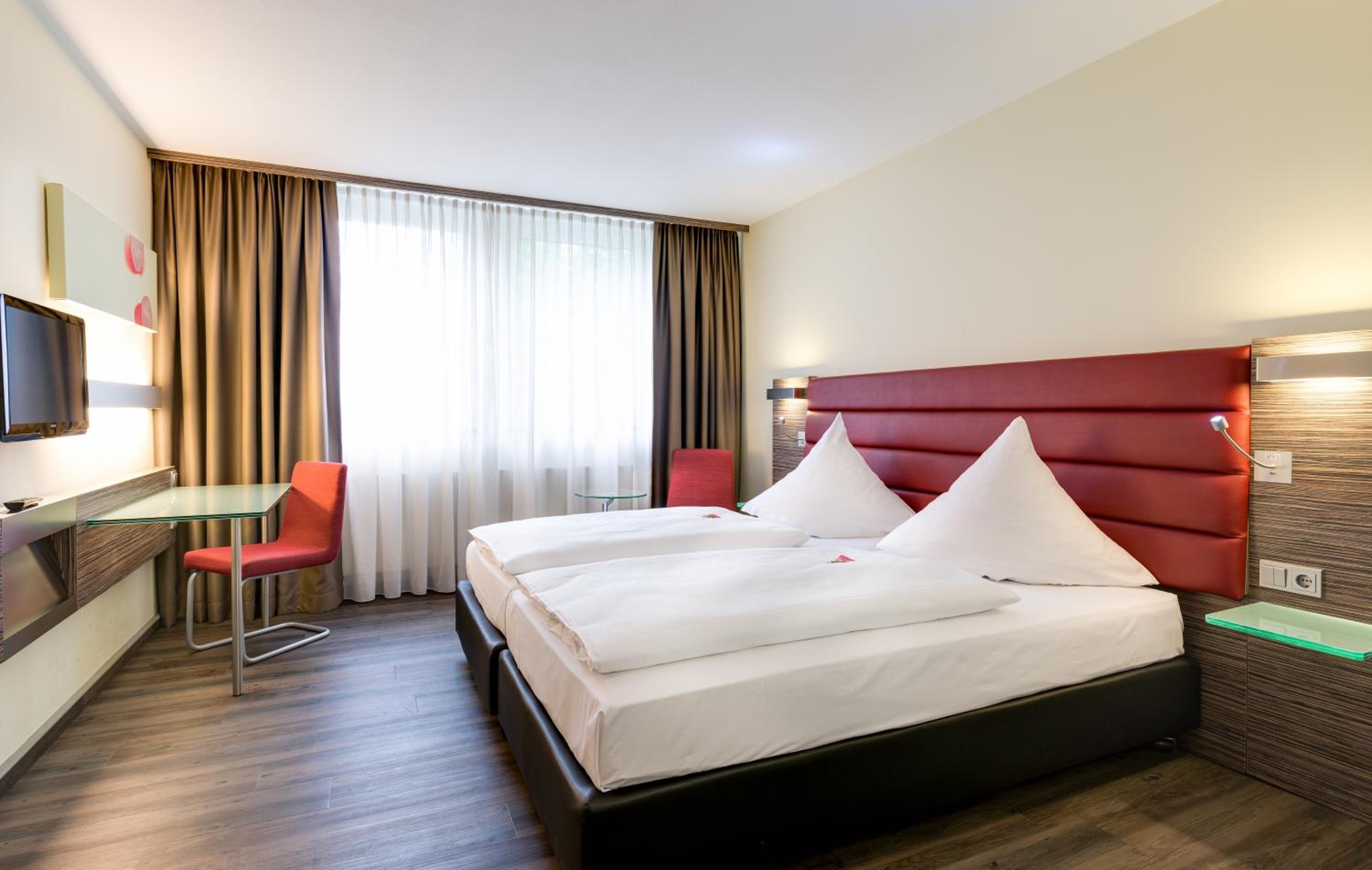 Double Room - Photo 5