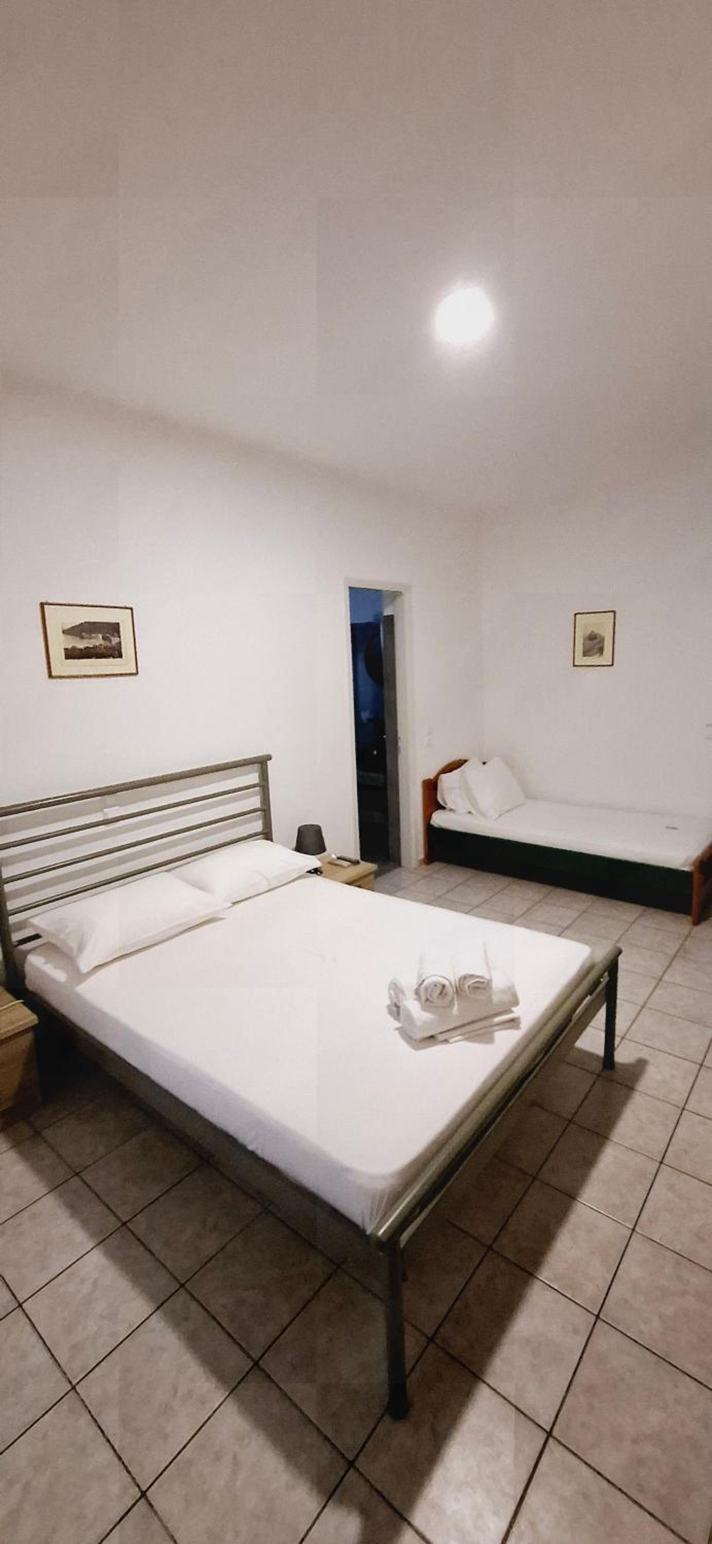 Basic Triple Room photo 2