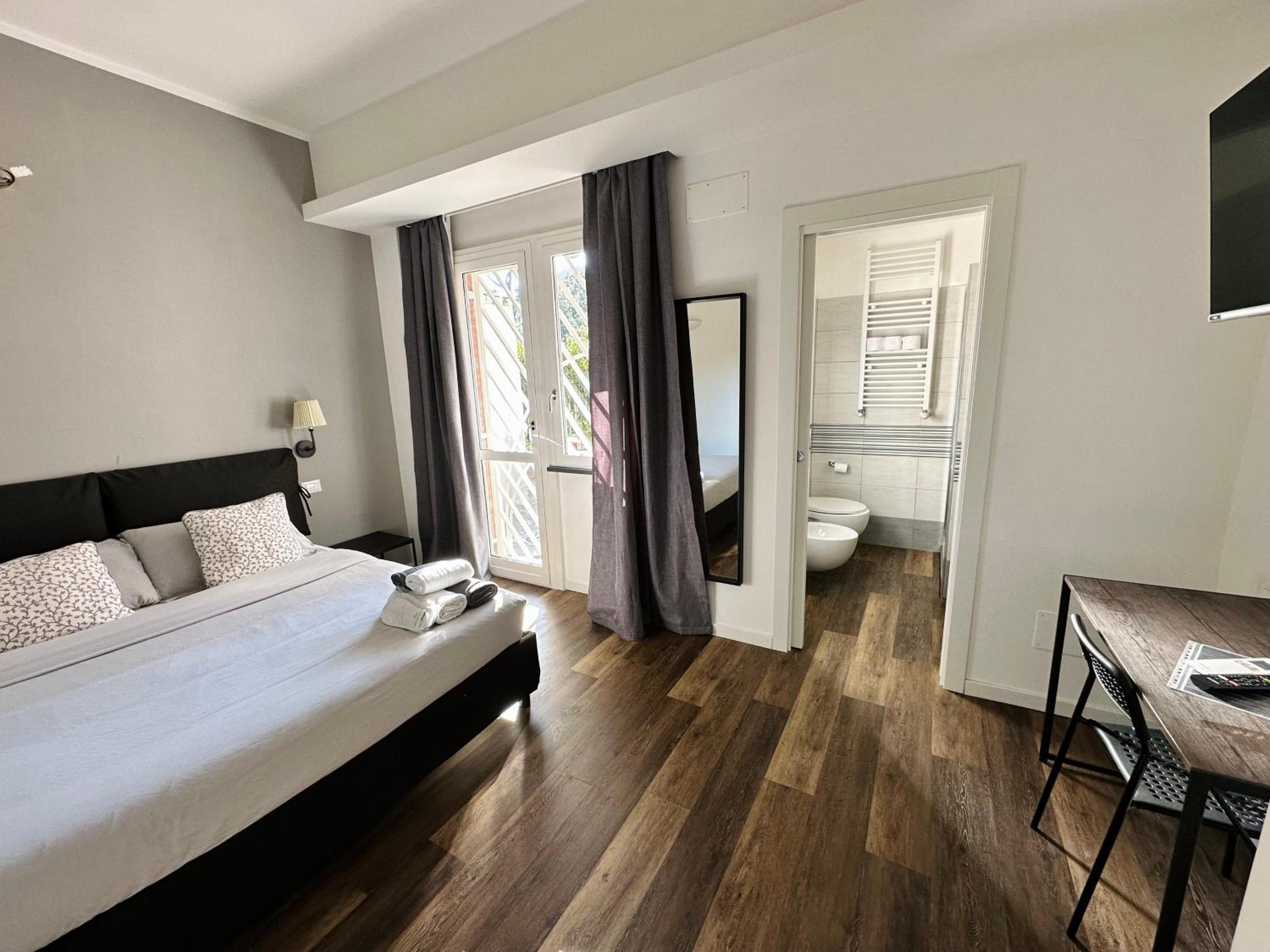 Queen Room with Garden View