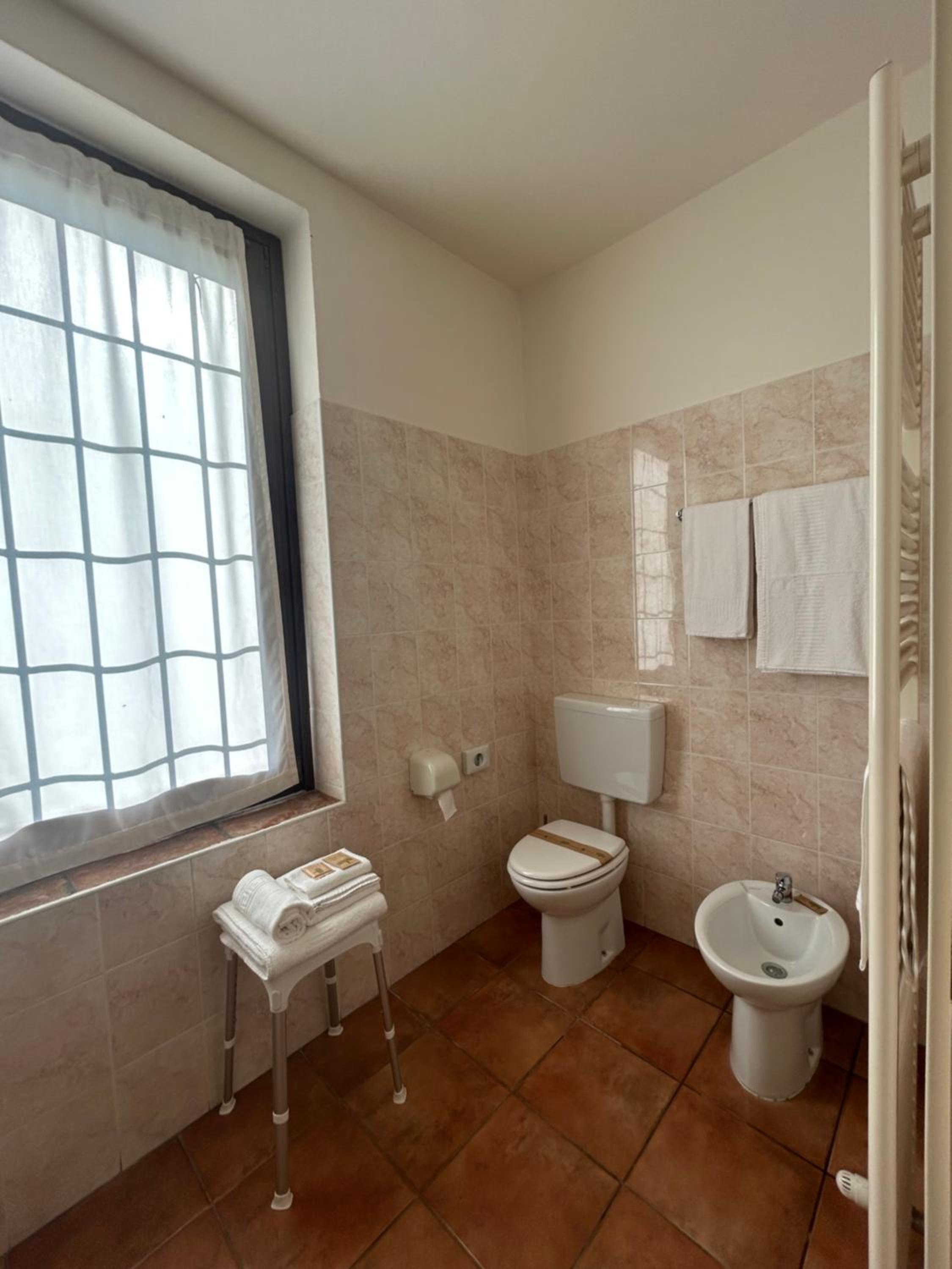 Economy Double or Twin Room photo 3