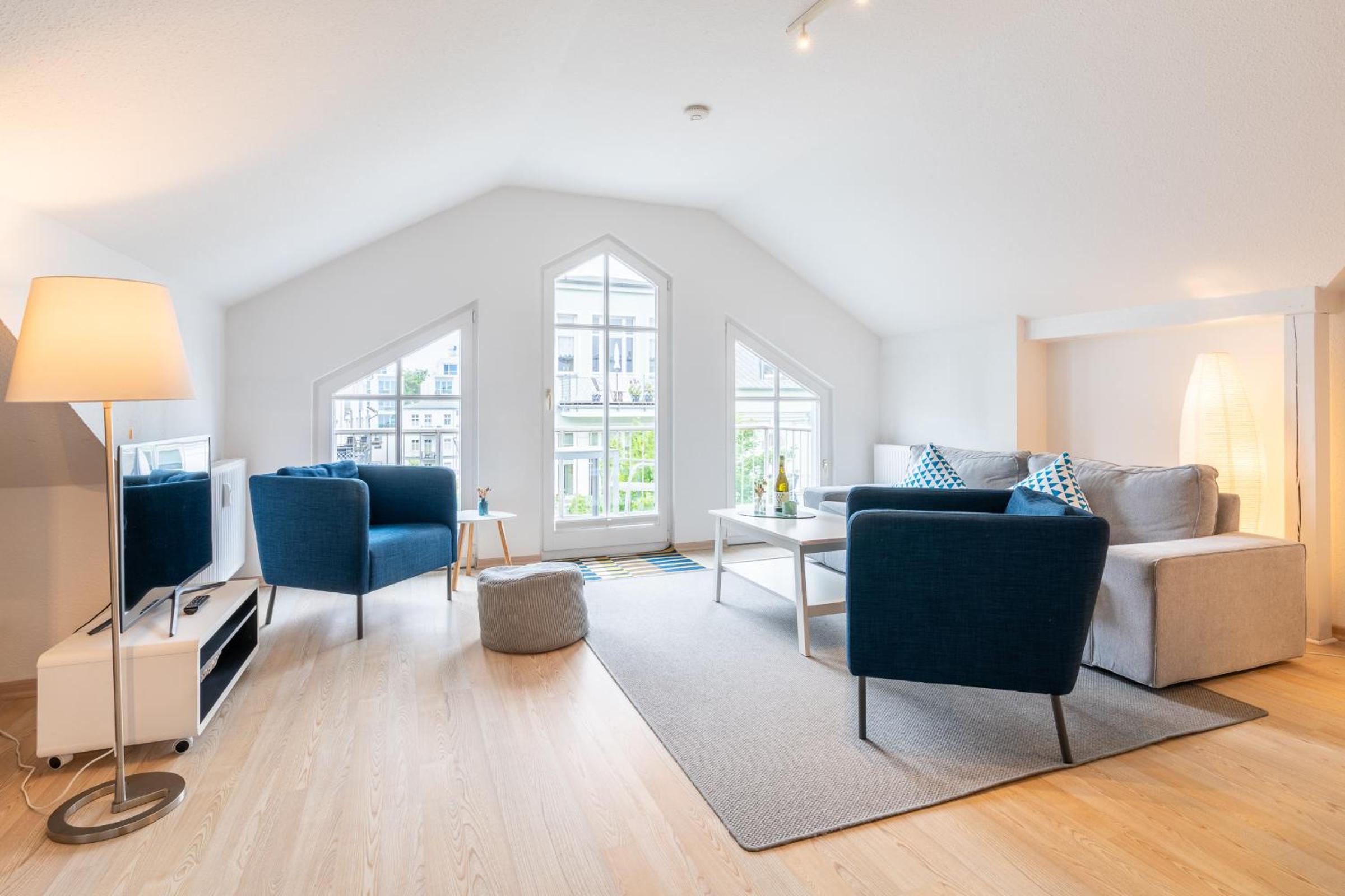 One-Bedroom Apartment with Sea View and Balcony photo 2
