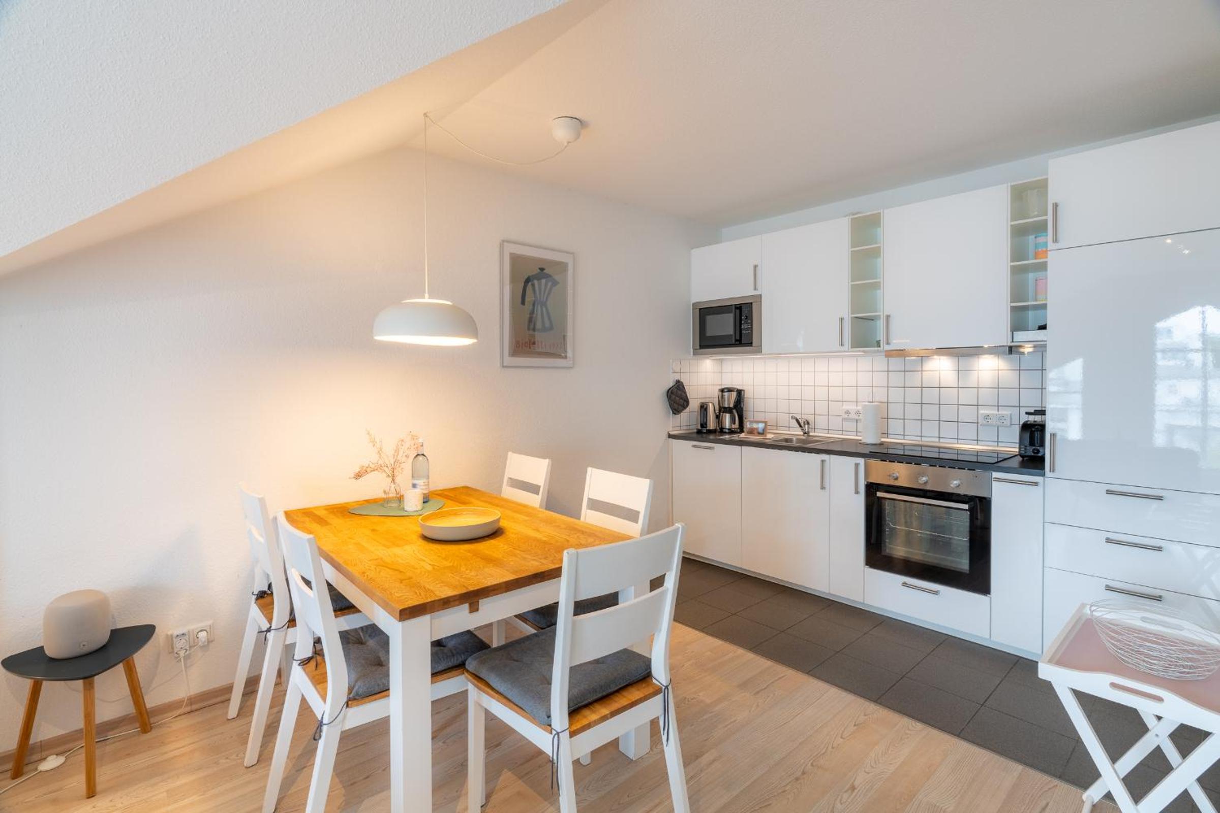 One-Bedroom Apartment with Sea View and Balcony photo 3
