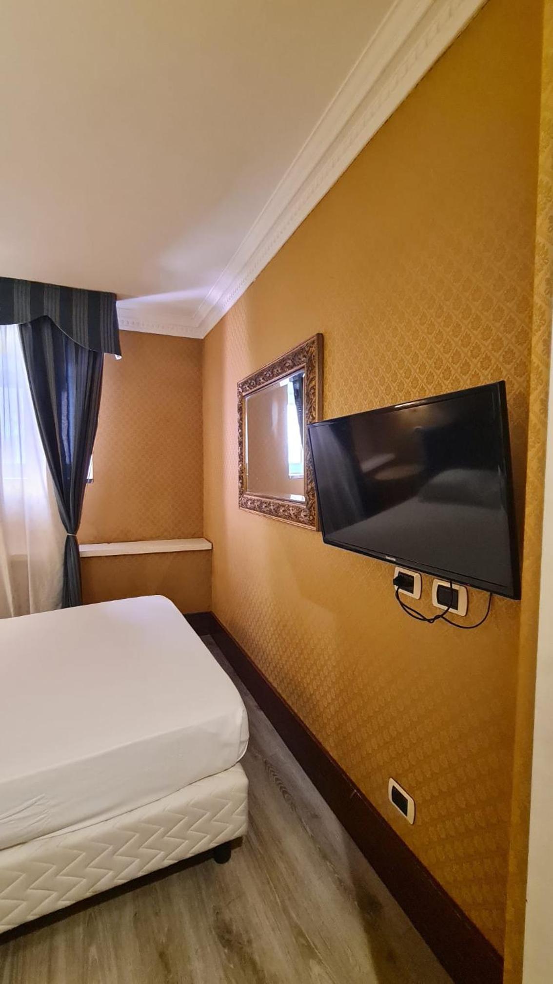Small Double Room photo 3