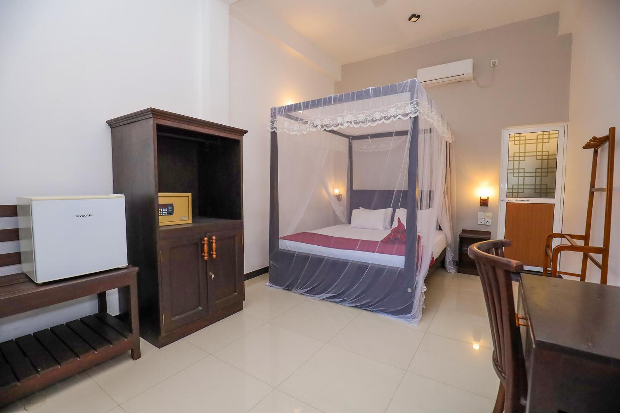 Deluxe Queen Room