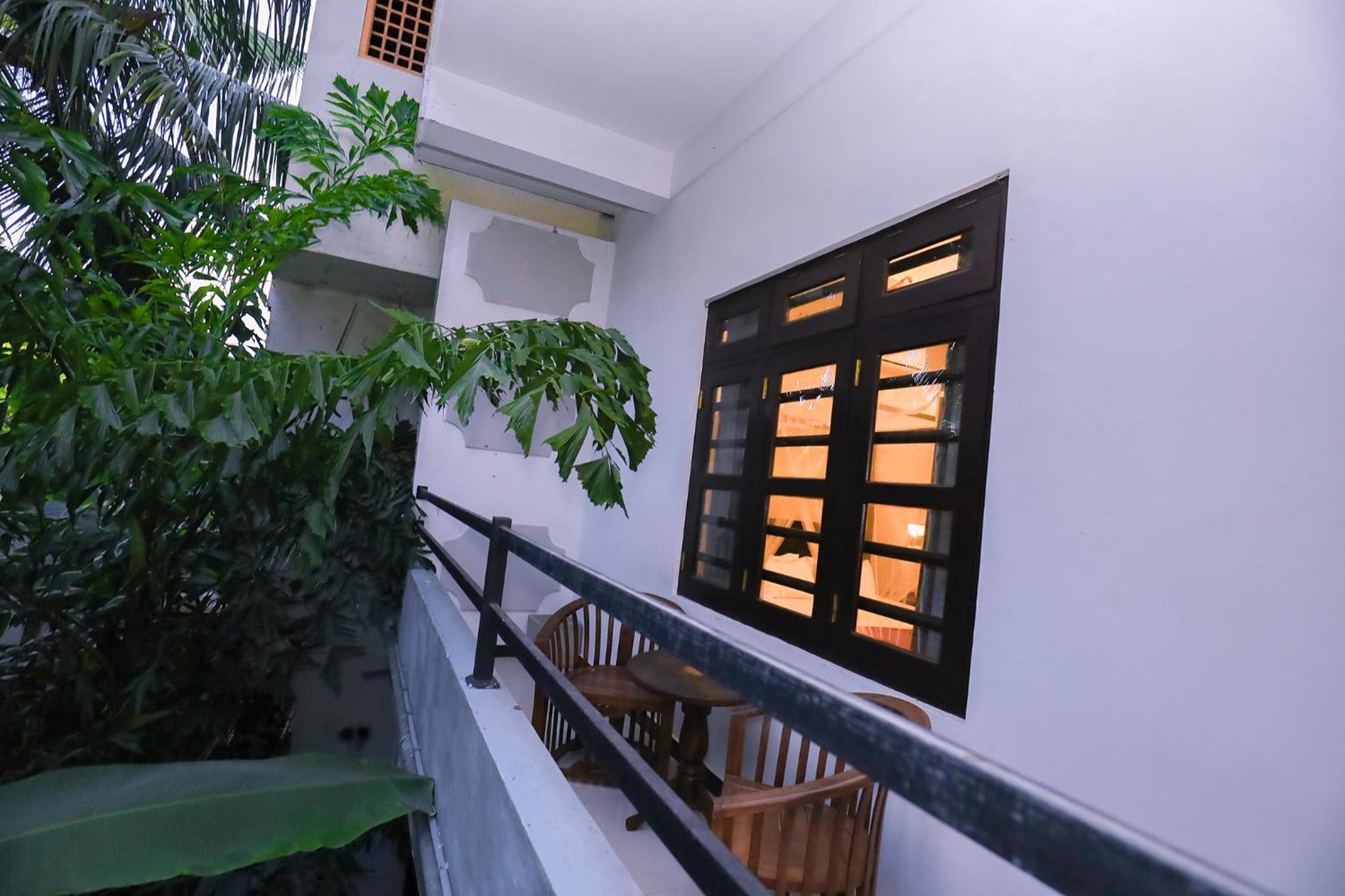 Deluxe Double Room with Balcony photo 3