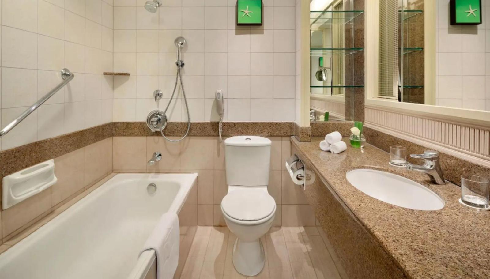 Executive Suite - Photo 3