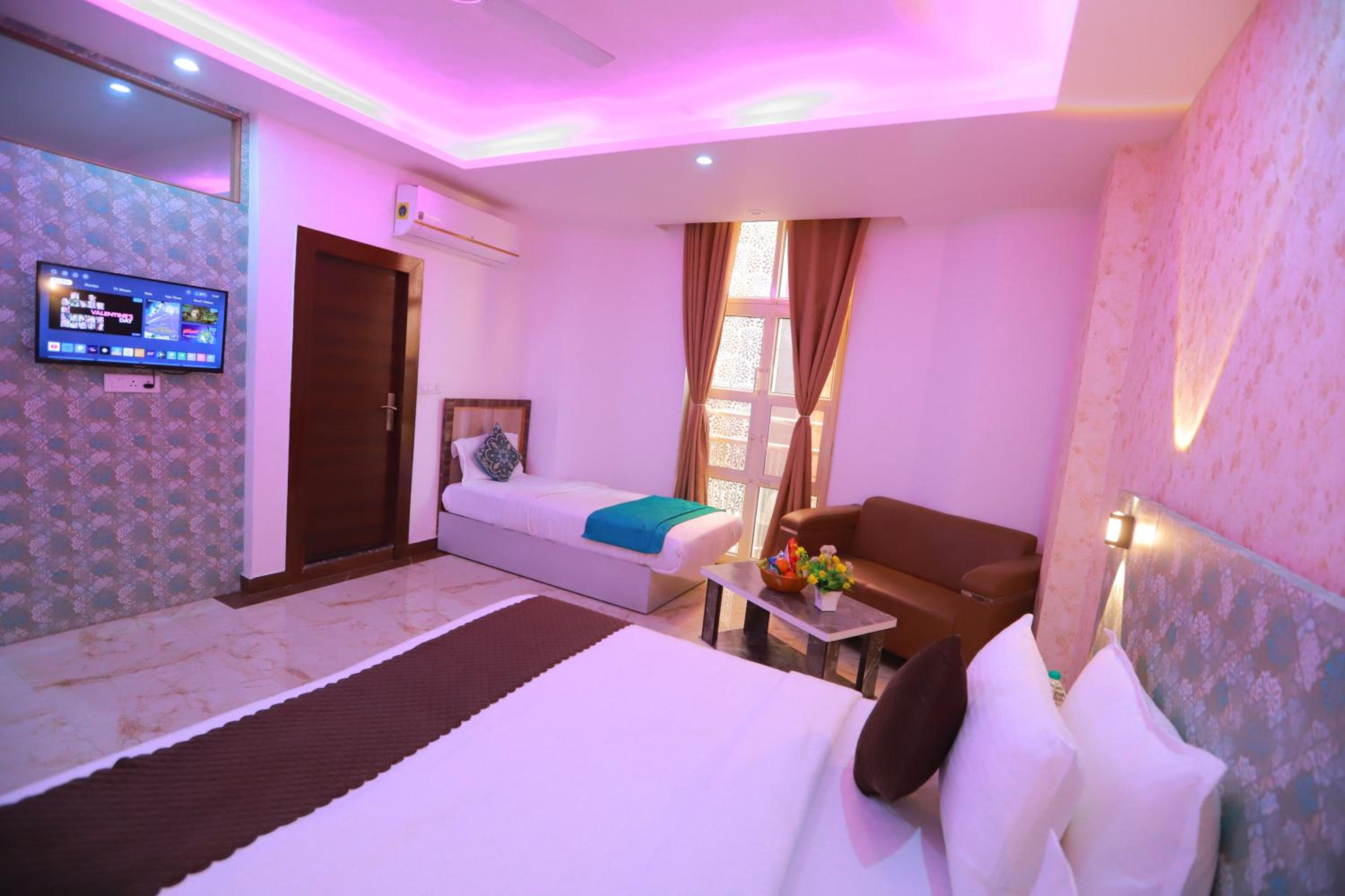 Triple Room with City View