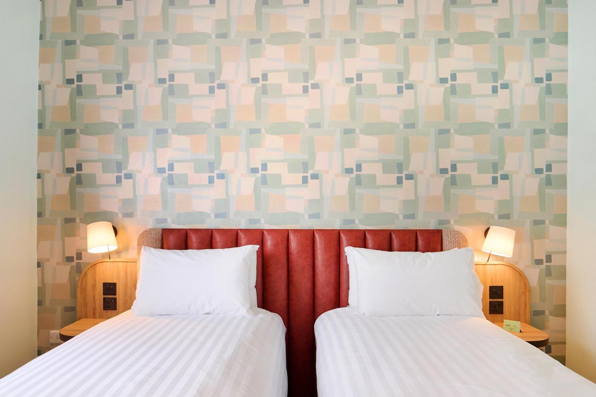 Premium Twin Room - Photo 1