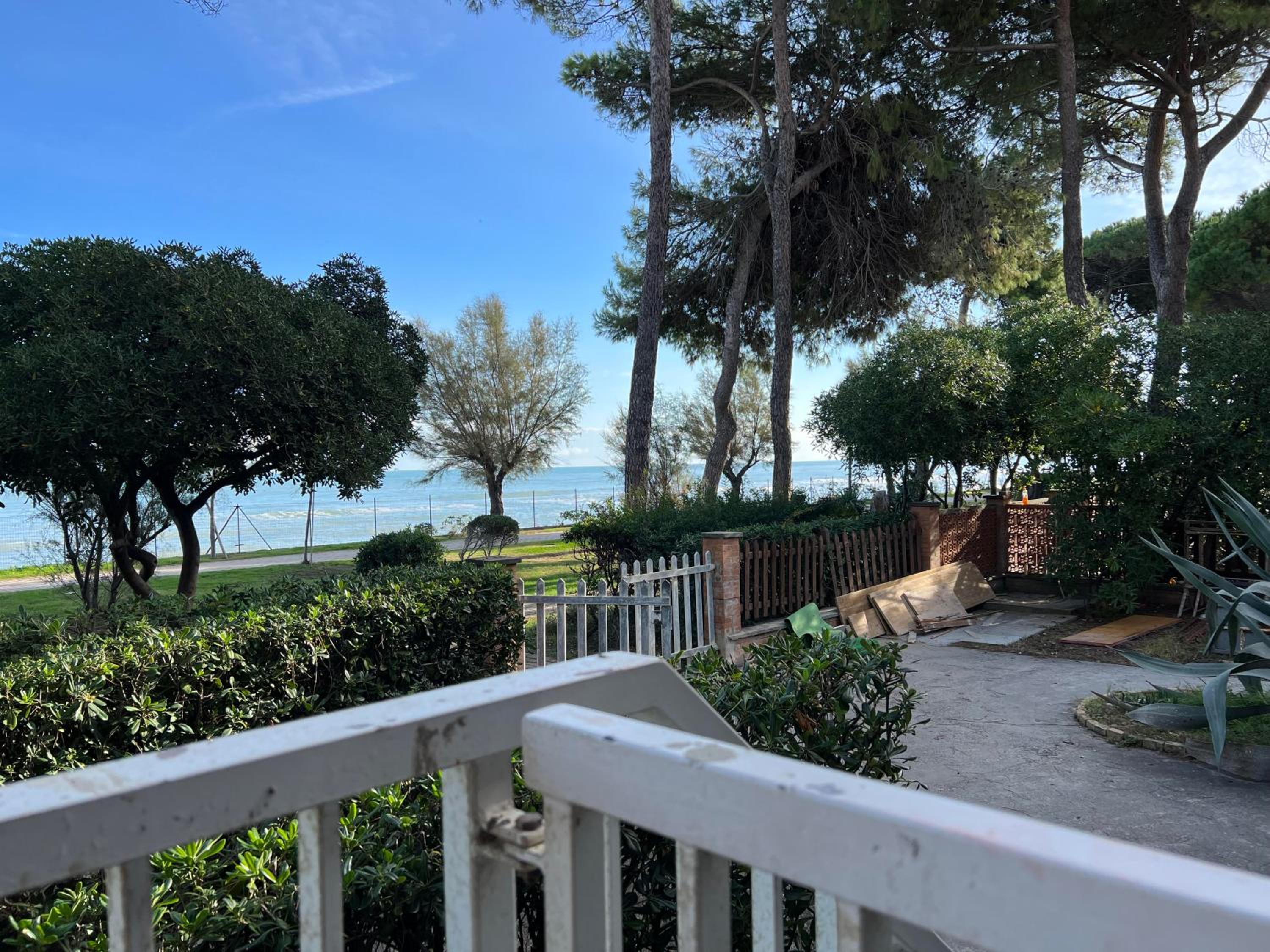Double Room with Balcony and Sea View photo 3
