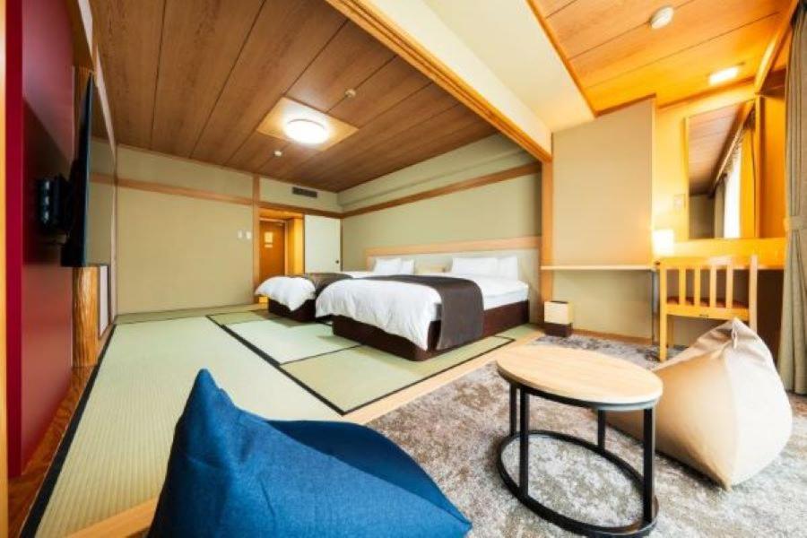 Run of House (Free Lounge Included 15:00 - 17:00)