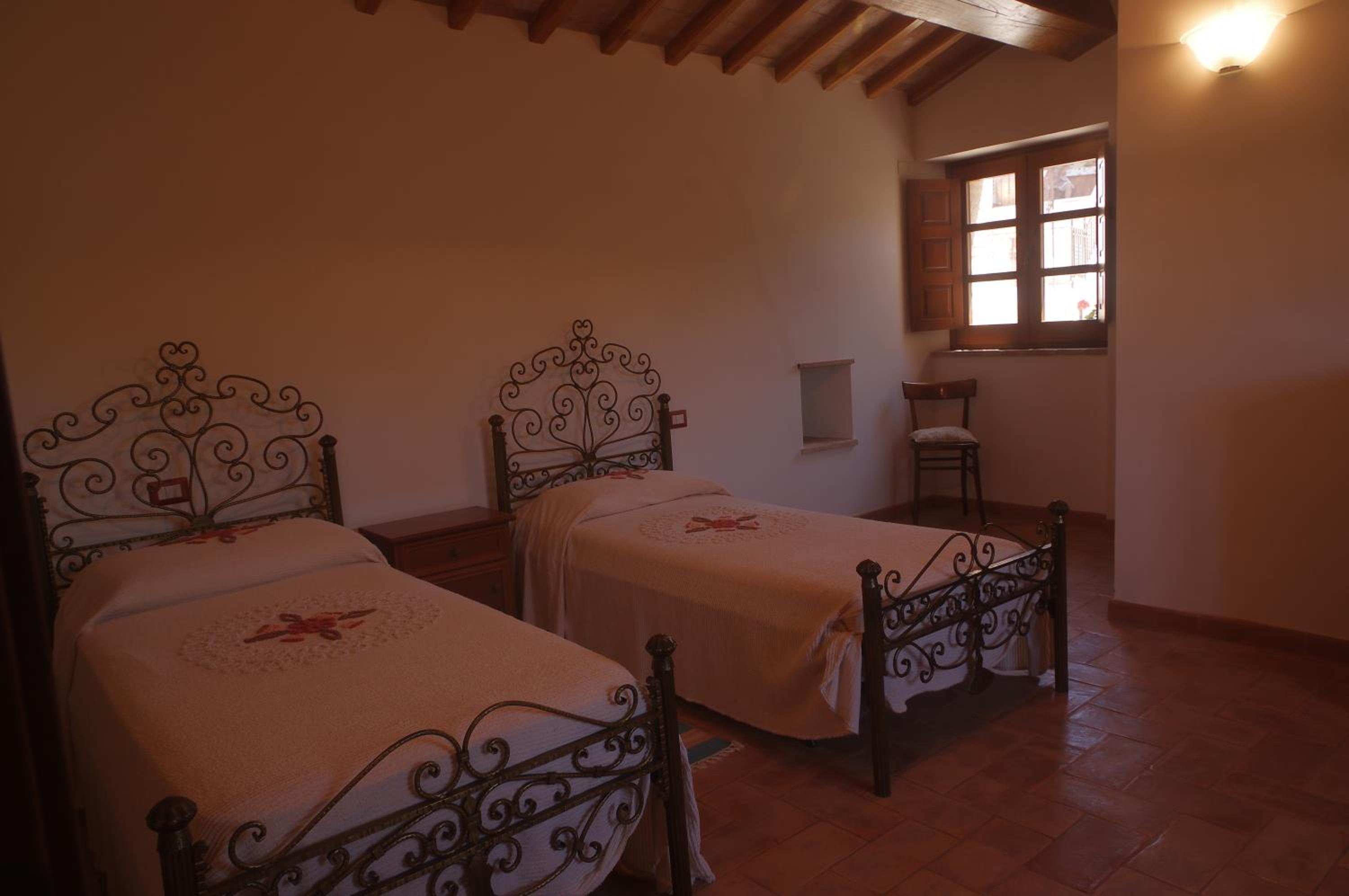 Two-Bedroom House - Photo 8