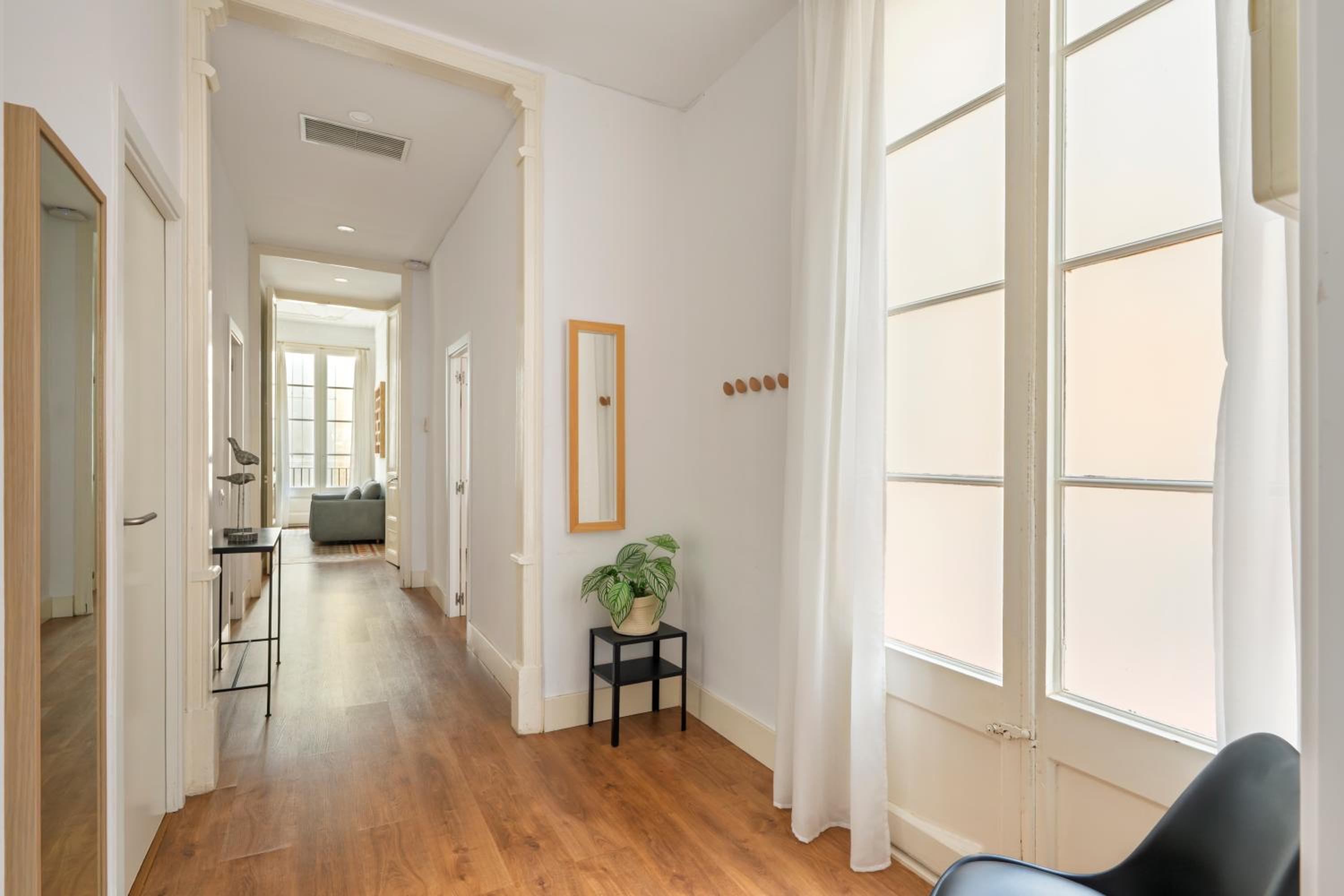 Five-Bedroom Apartment photo 2
