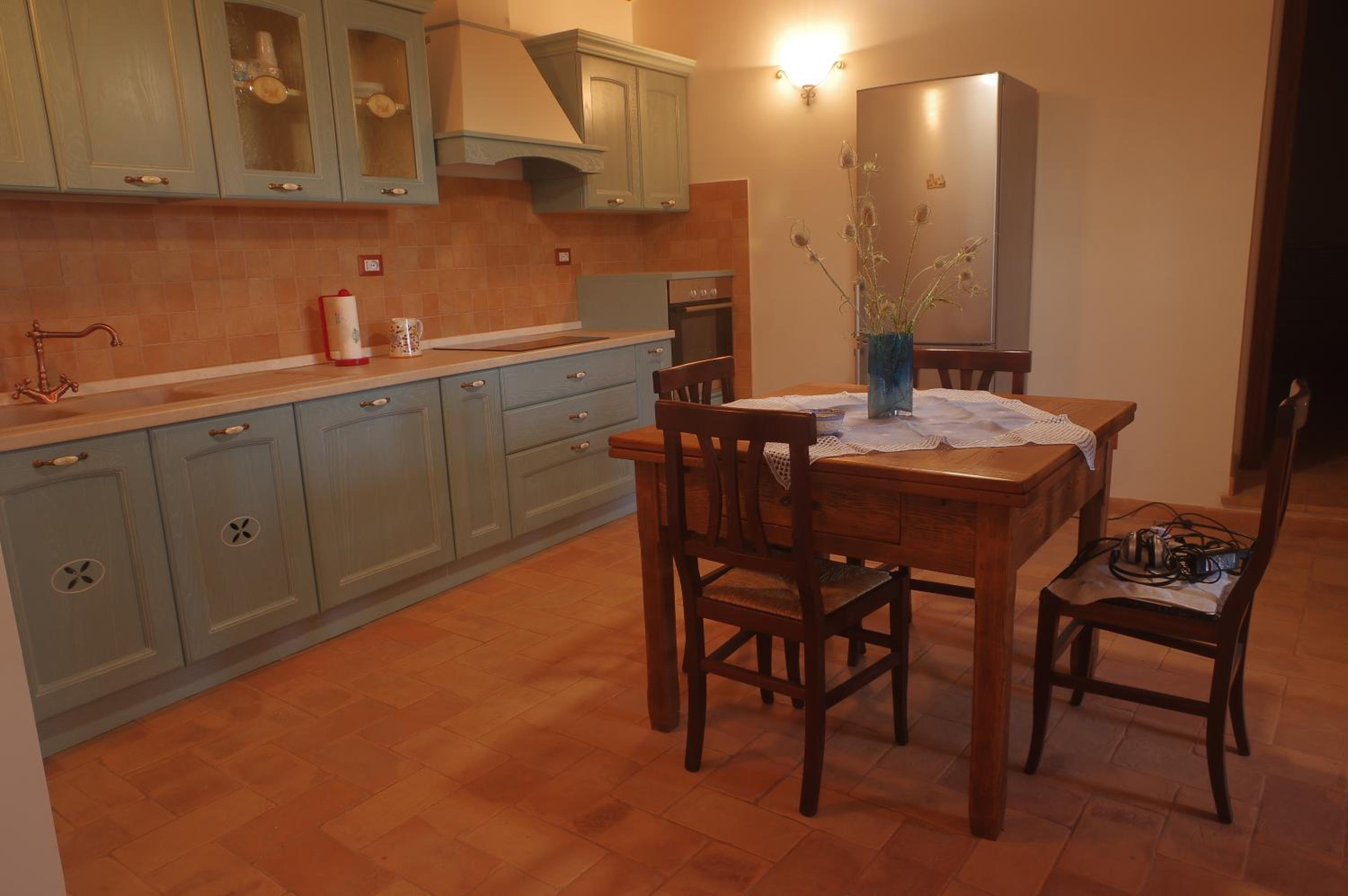 Two-Bedroom House - Photo 6