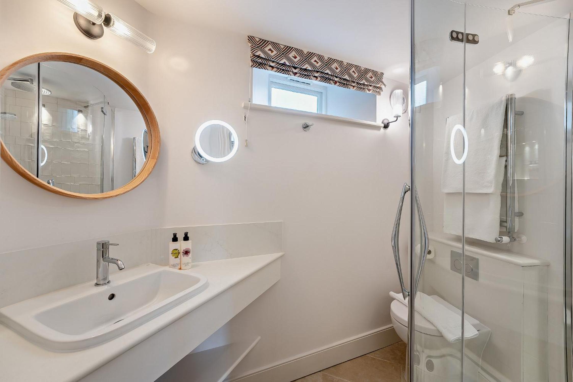 Double Room with Private Bathroom photo 2