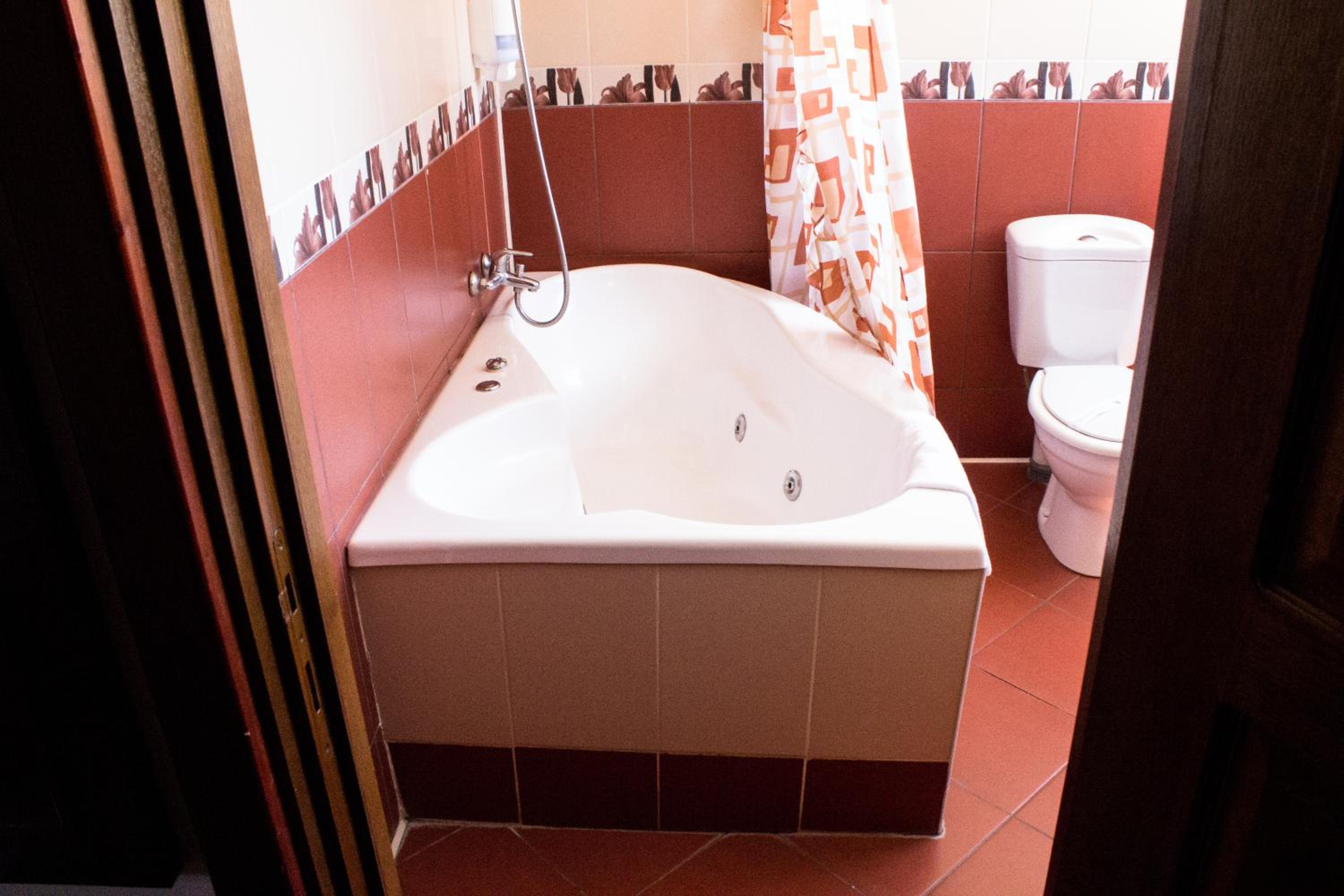 Triple Room with Private Bathroom - Photo 5