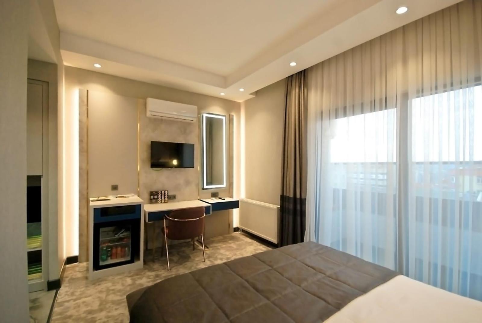 Double Room with Balcony photo 2