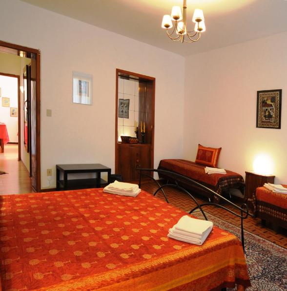 Quadruple Room with Shared Bathroom photo 2