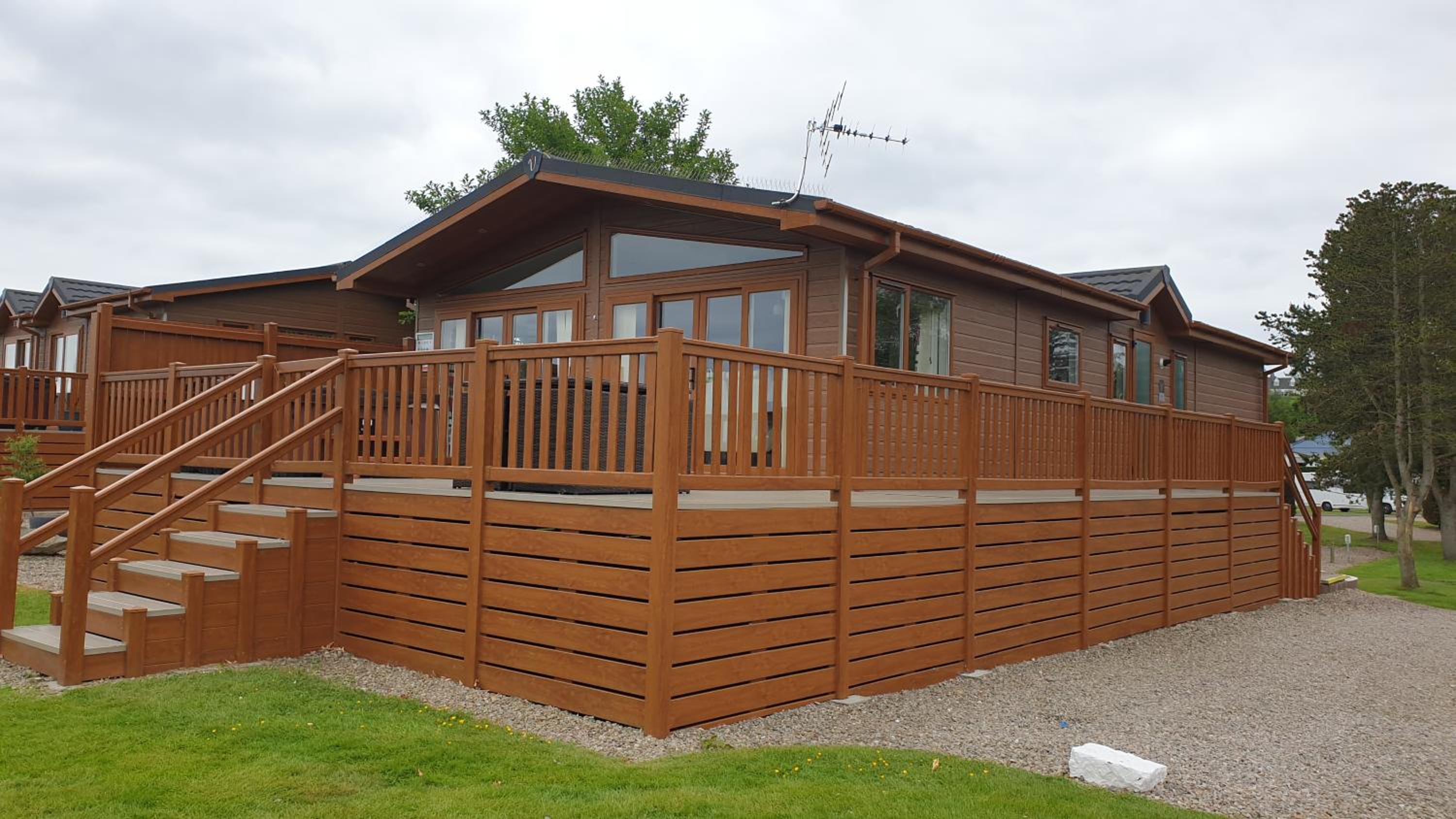 Three Bedroom Signature Lodge with Hot Tub photo 1
