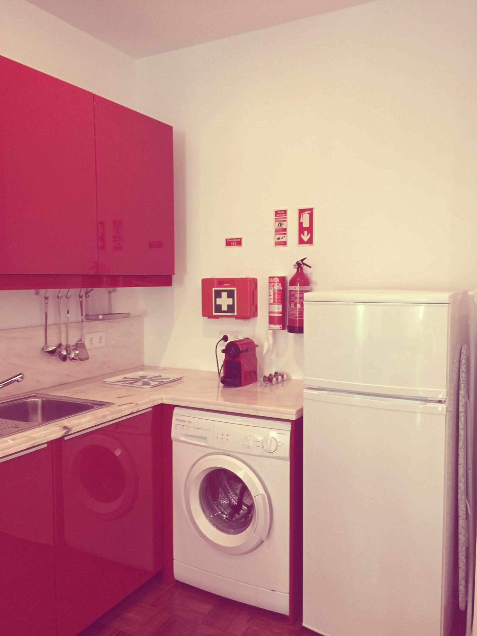Four-Bedroom House - Photo 3