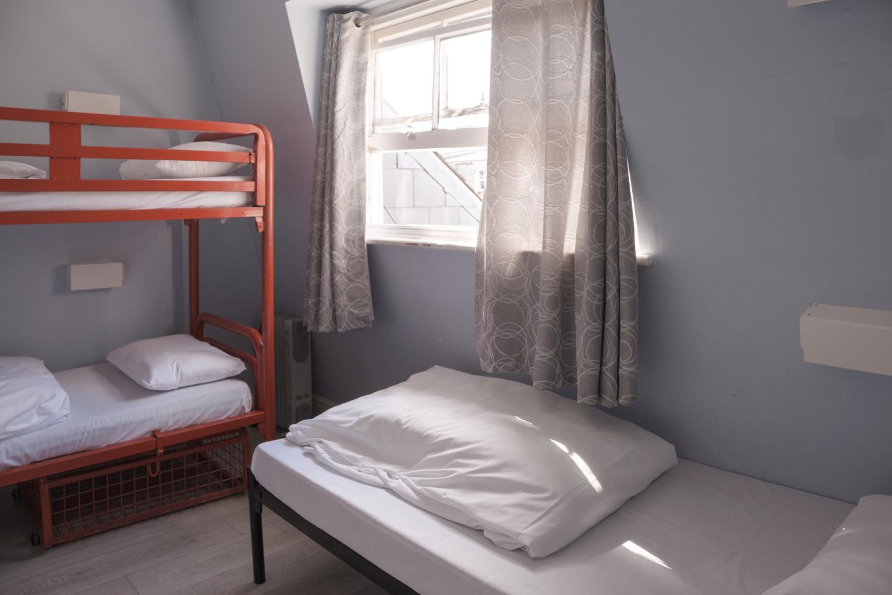 Triple Room with Private Bathroom photo 2