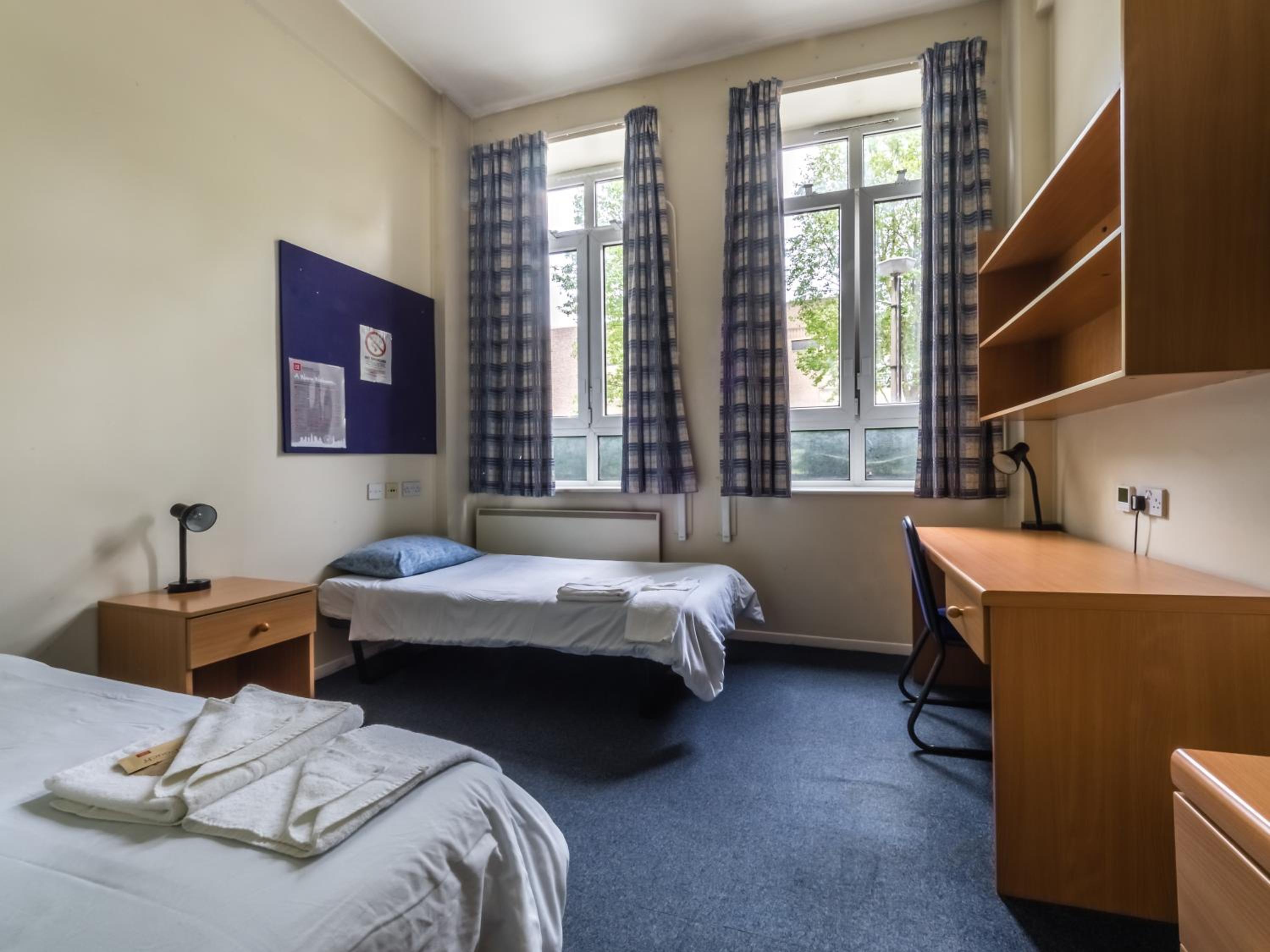 Twin Room with Private Bathroom photo 1