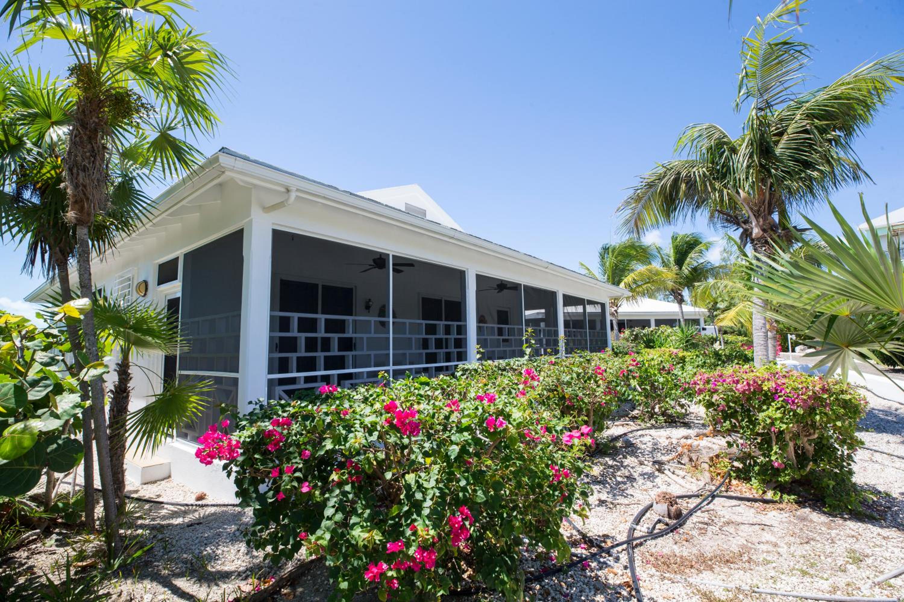 Three-Bedroom Villa - Photo 11