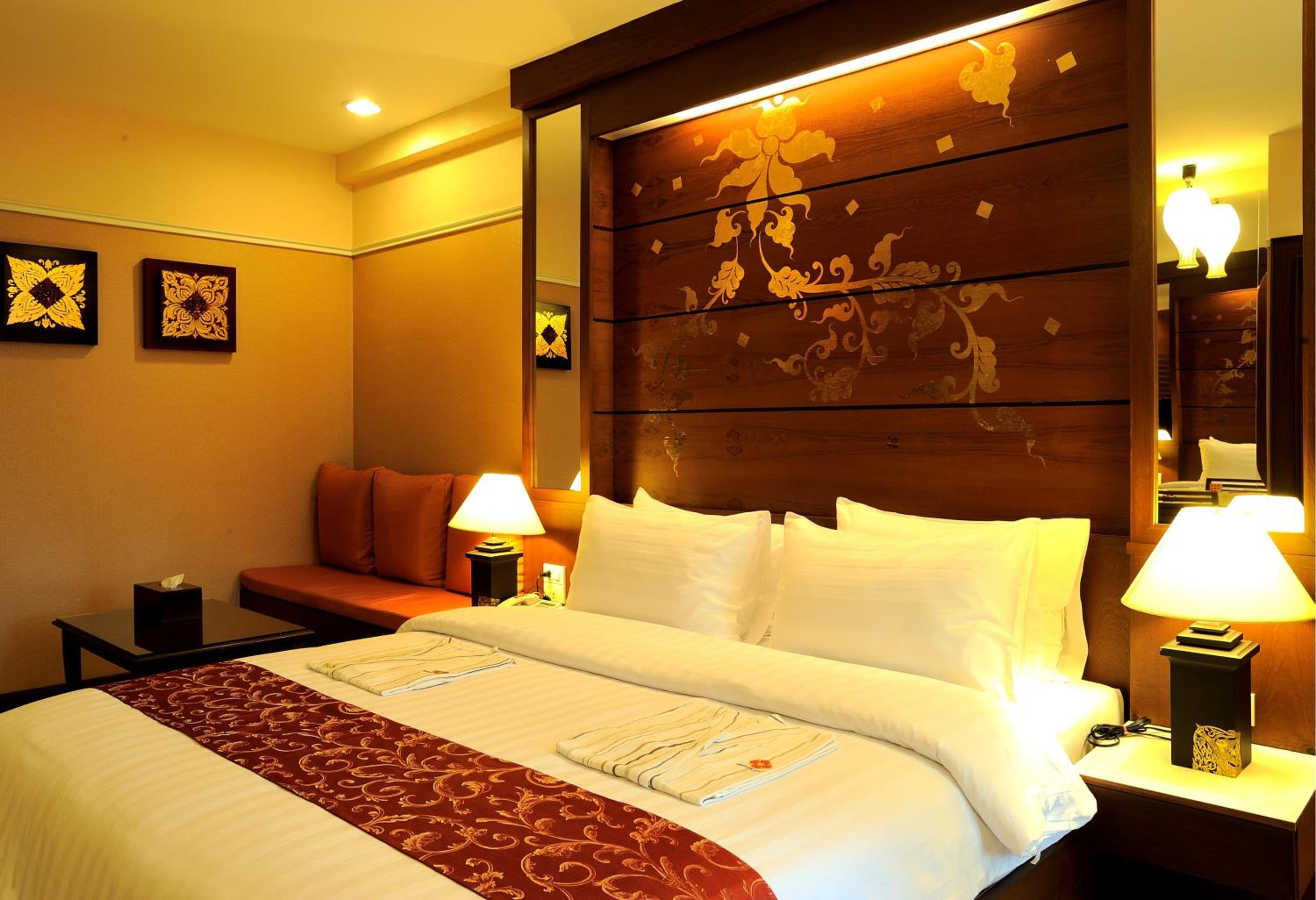 Deluxe Double Room with Free Round-Trip Airport Transfer - Photo 8