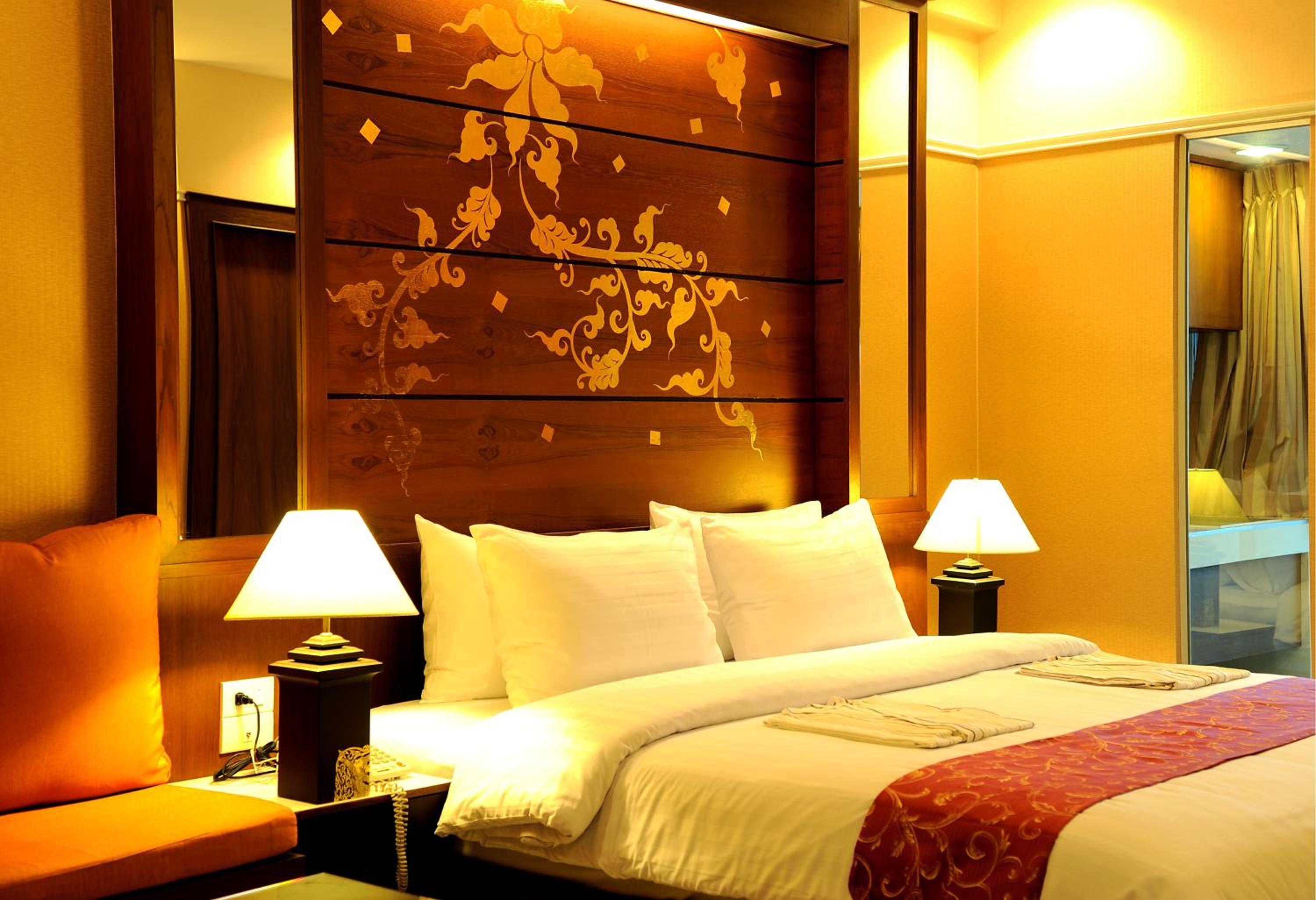Deluxe Double Room with Free Round-Trip Airport Transfer - Photo 14