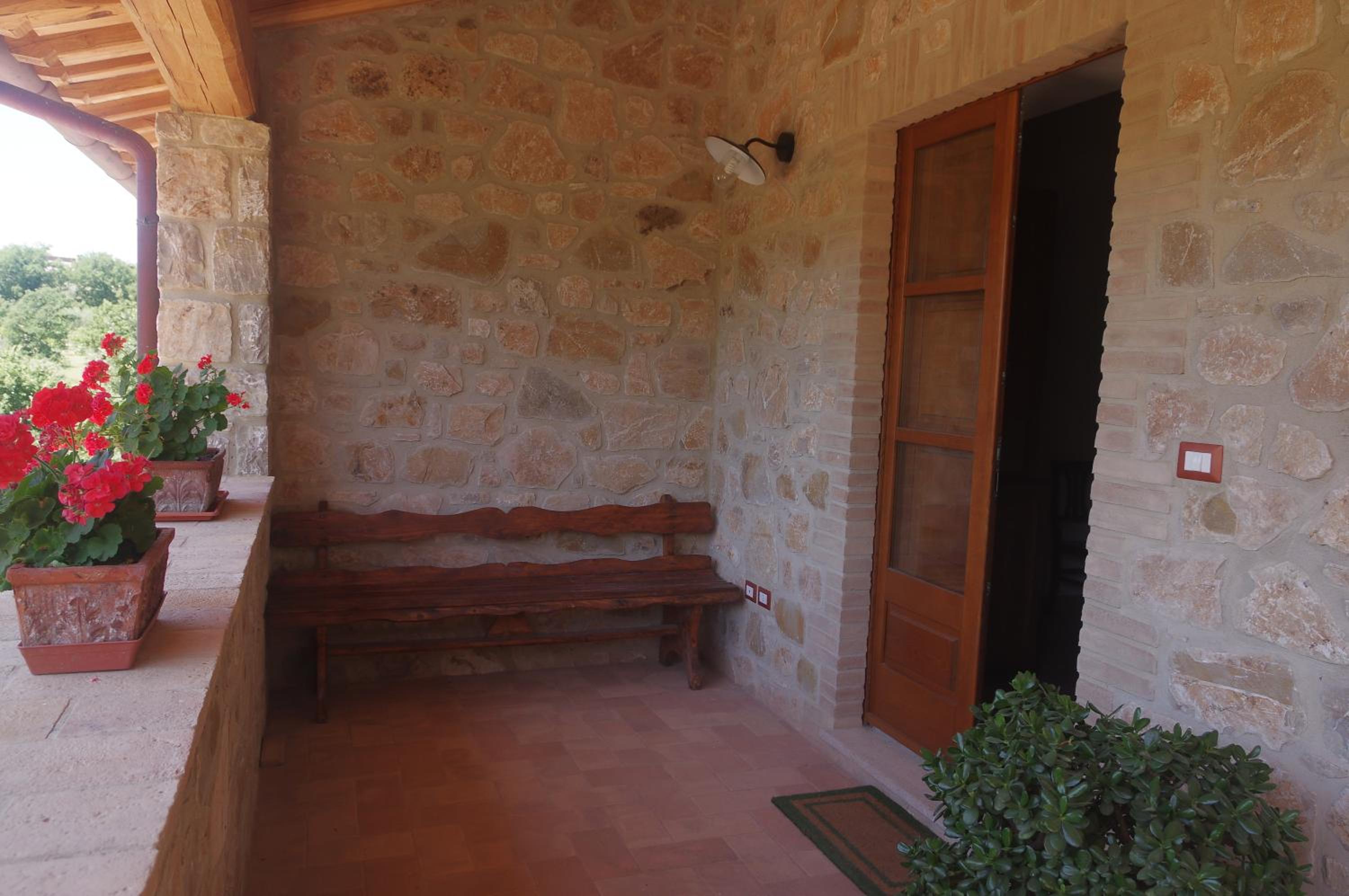 Two-Bedroom House - Photo 9