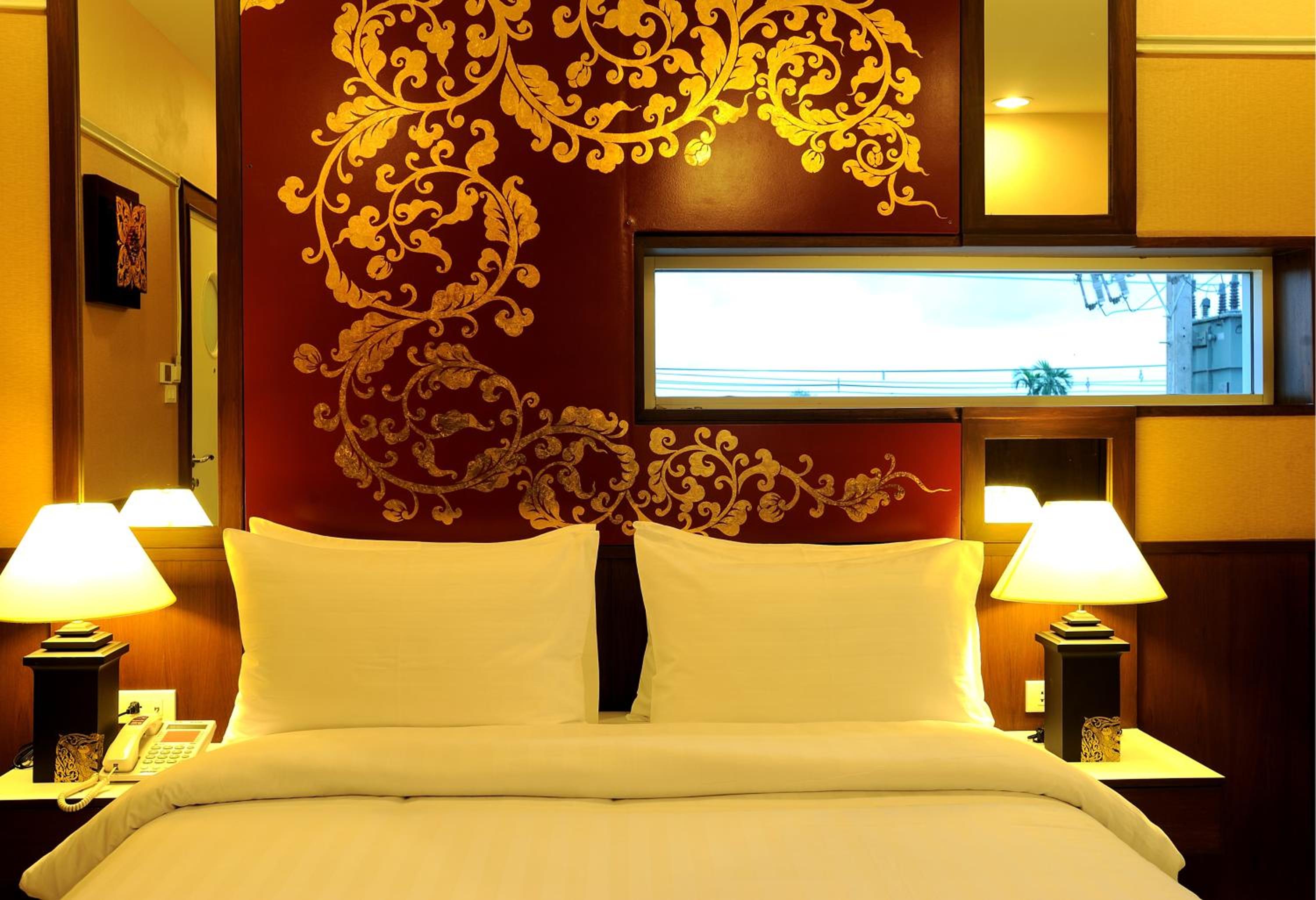 Superior Queen Room with Free Round-Trip Airport Transfer - Photo 17