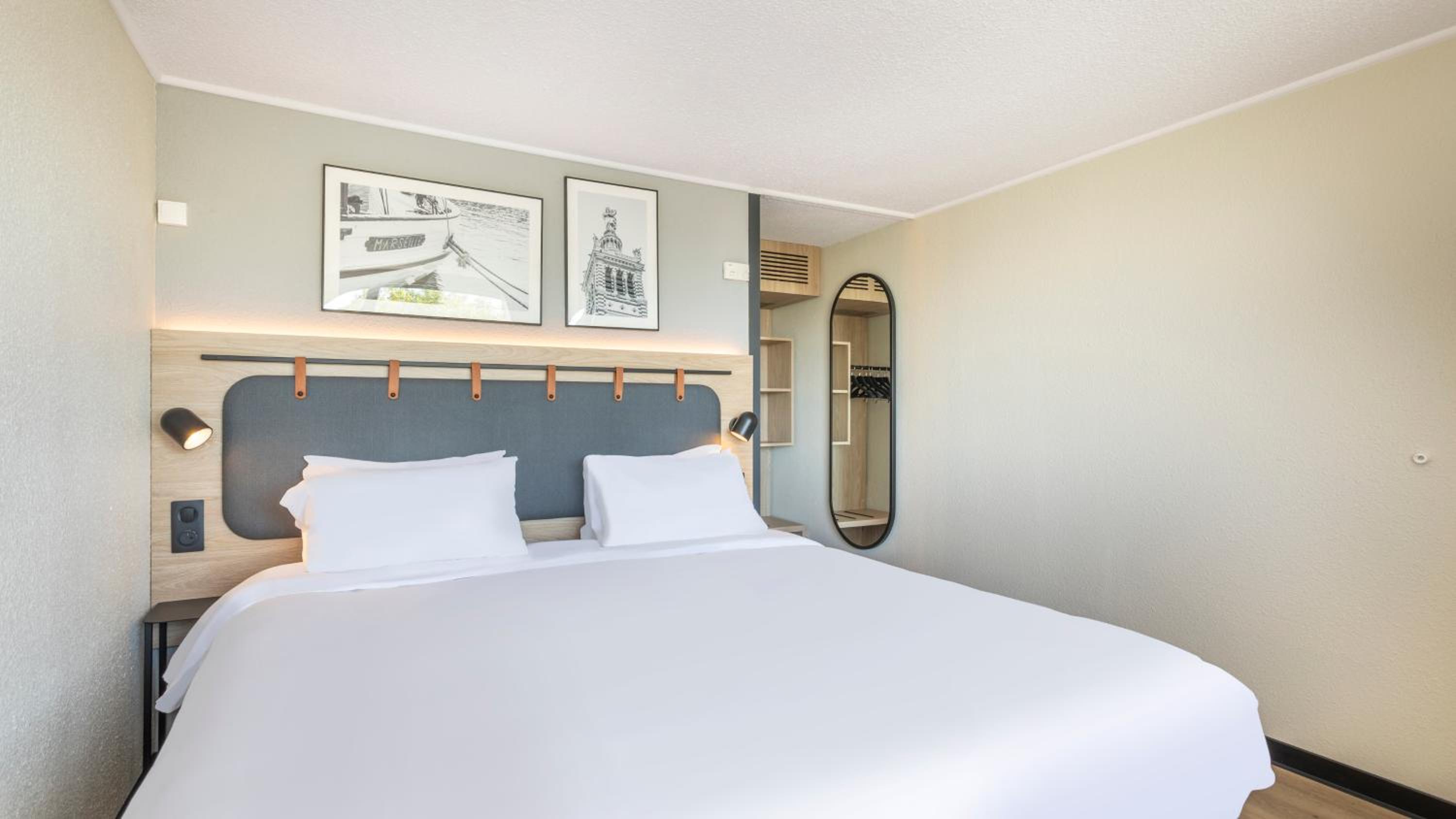 Superior Room - 1 King Bed - Photo 1