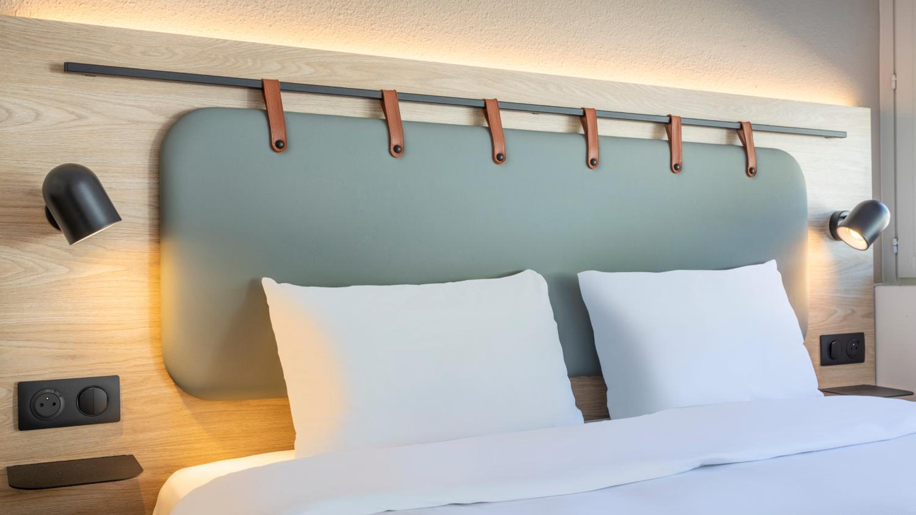 Standard Room - 1 Queen Bed - Photo 4