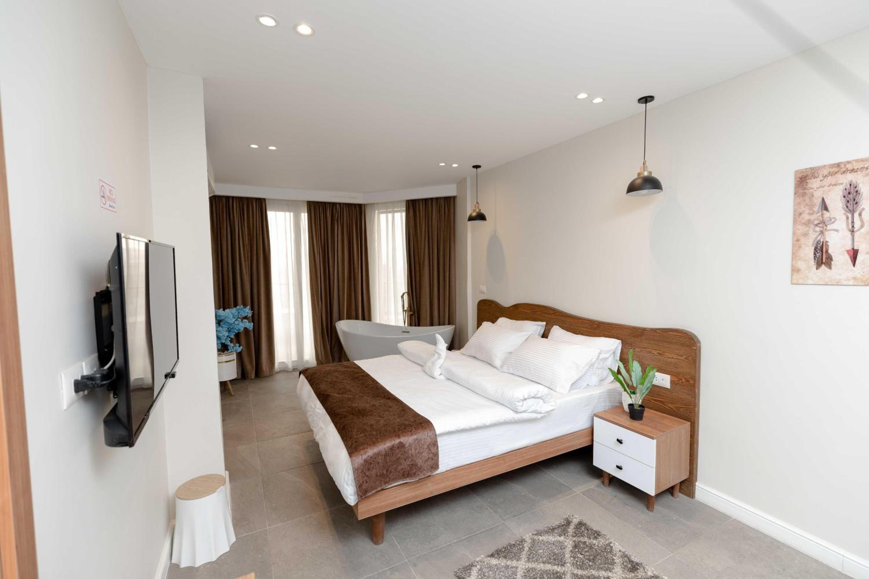 Deluxe Suite With Balcony Pyramids View photo 2
