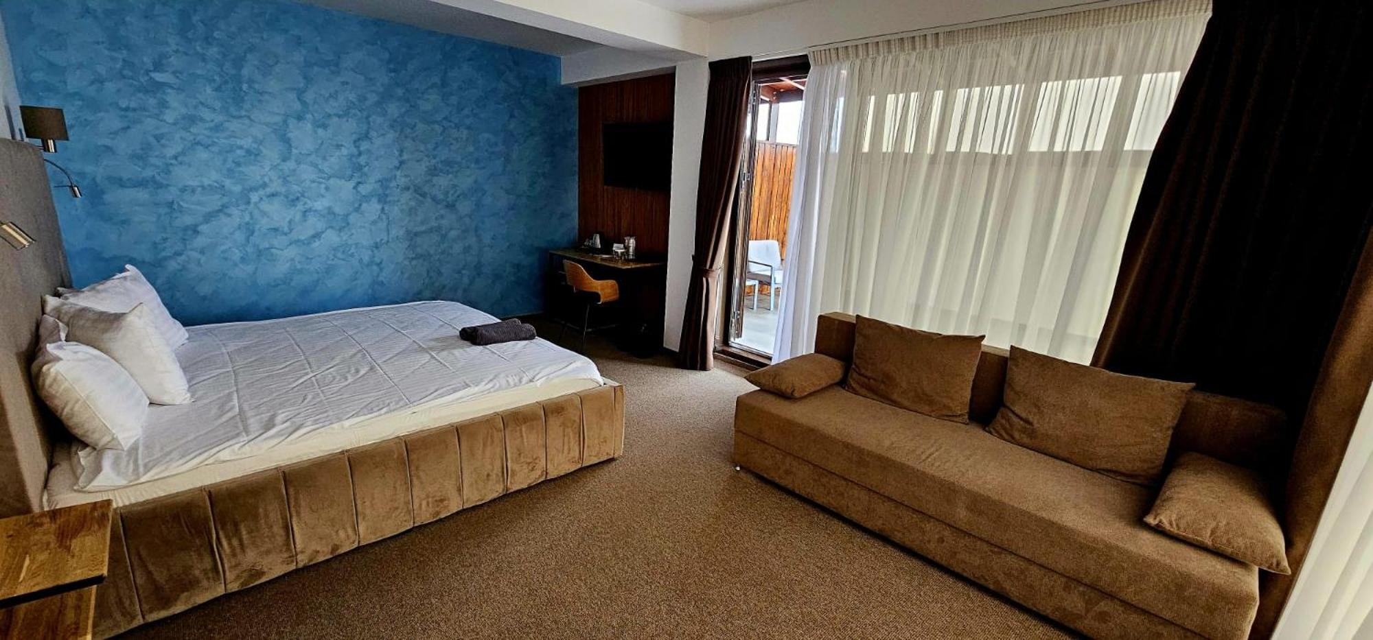 King Room with Balcony photo 1